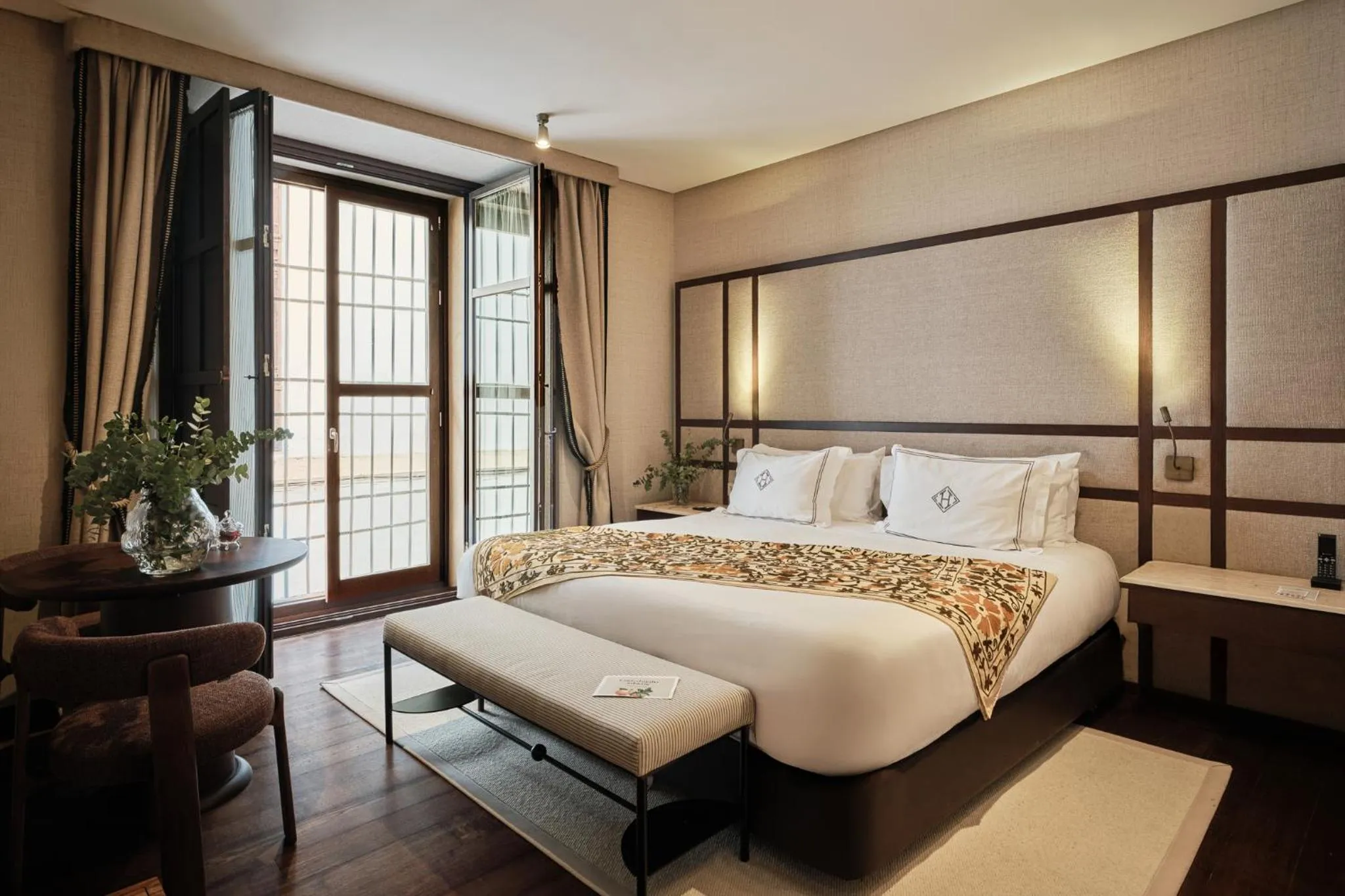 Bed in Hospes Palacio del Bailio, a Member of Design Hotels