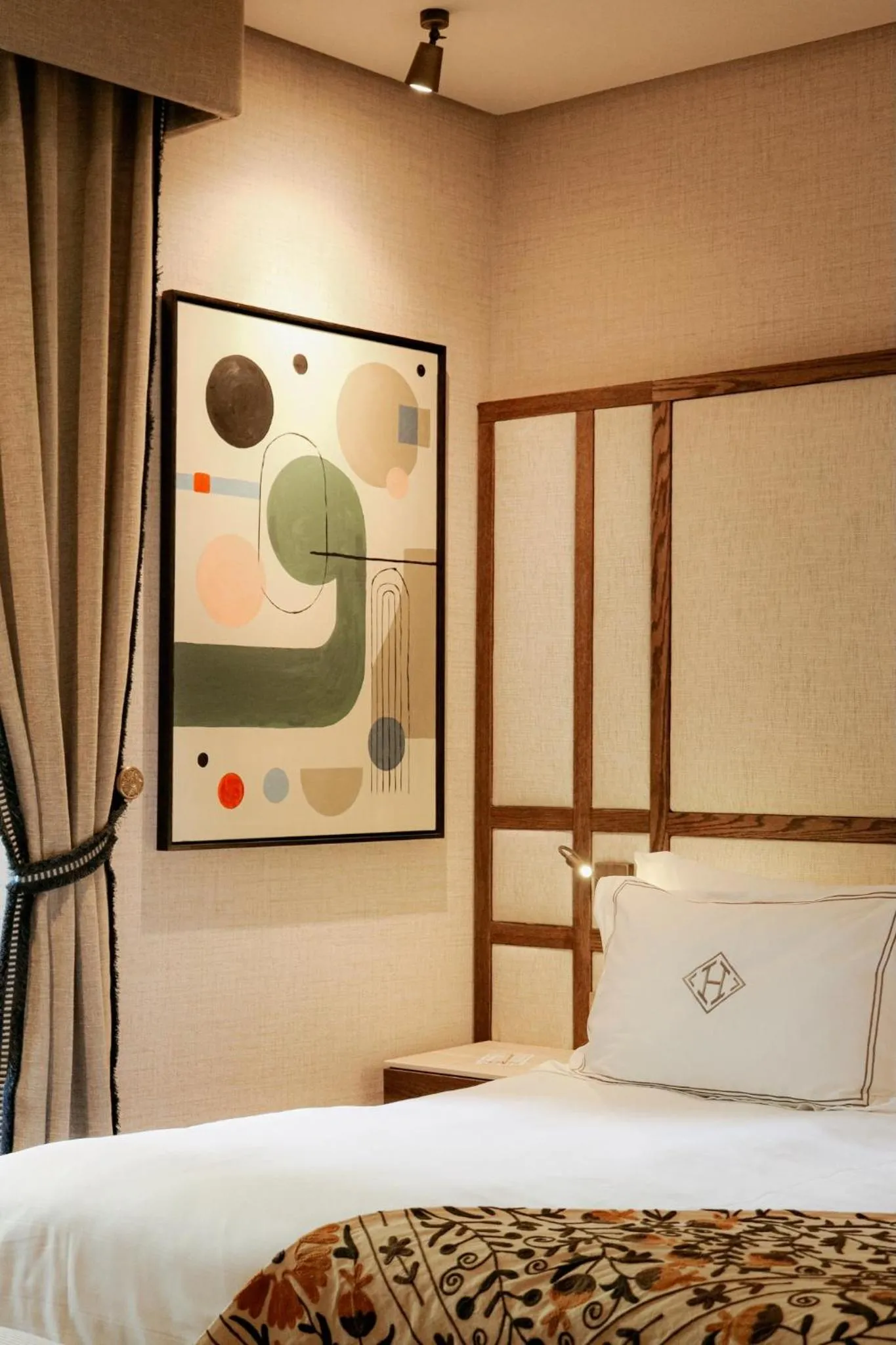 Bed in Hospes Palacio del Bailio, a Member of Design Hotels