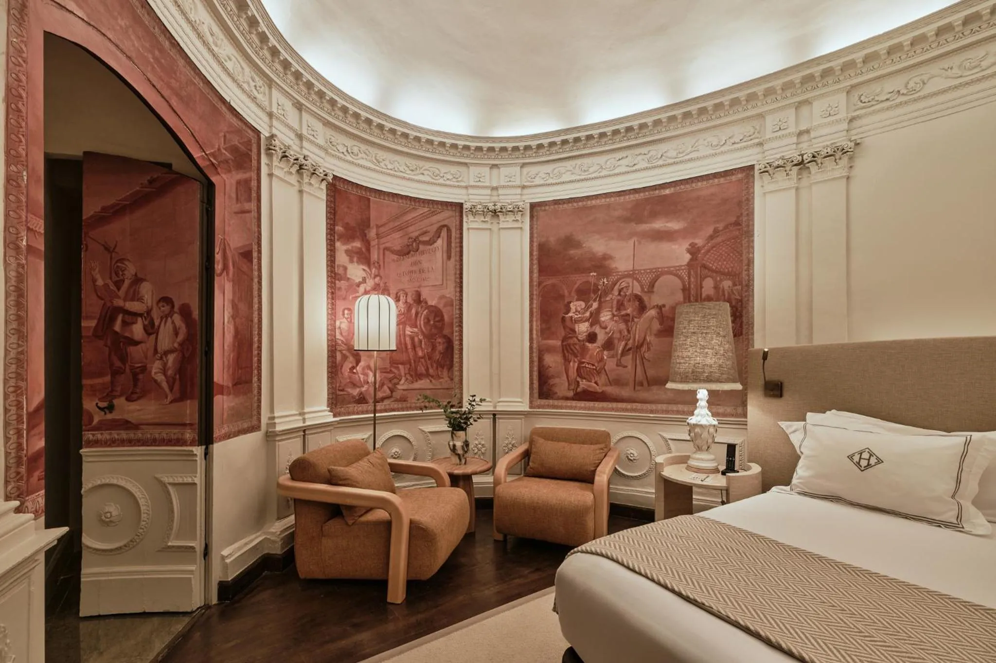 Bed in Hospes Palacio del Bailio, a Member of Design Hotels