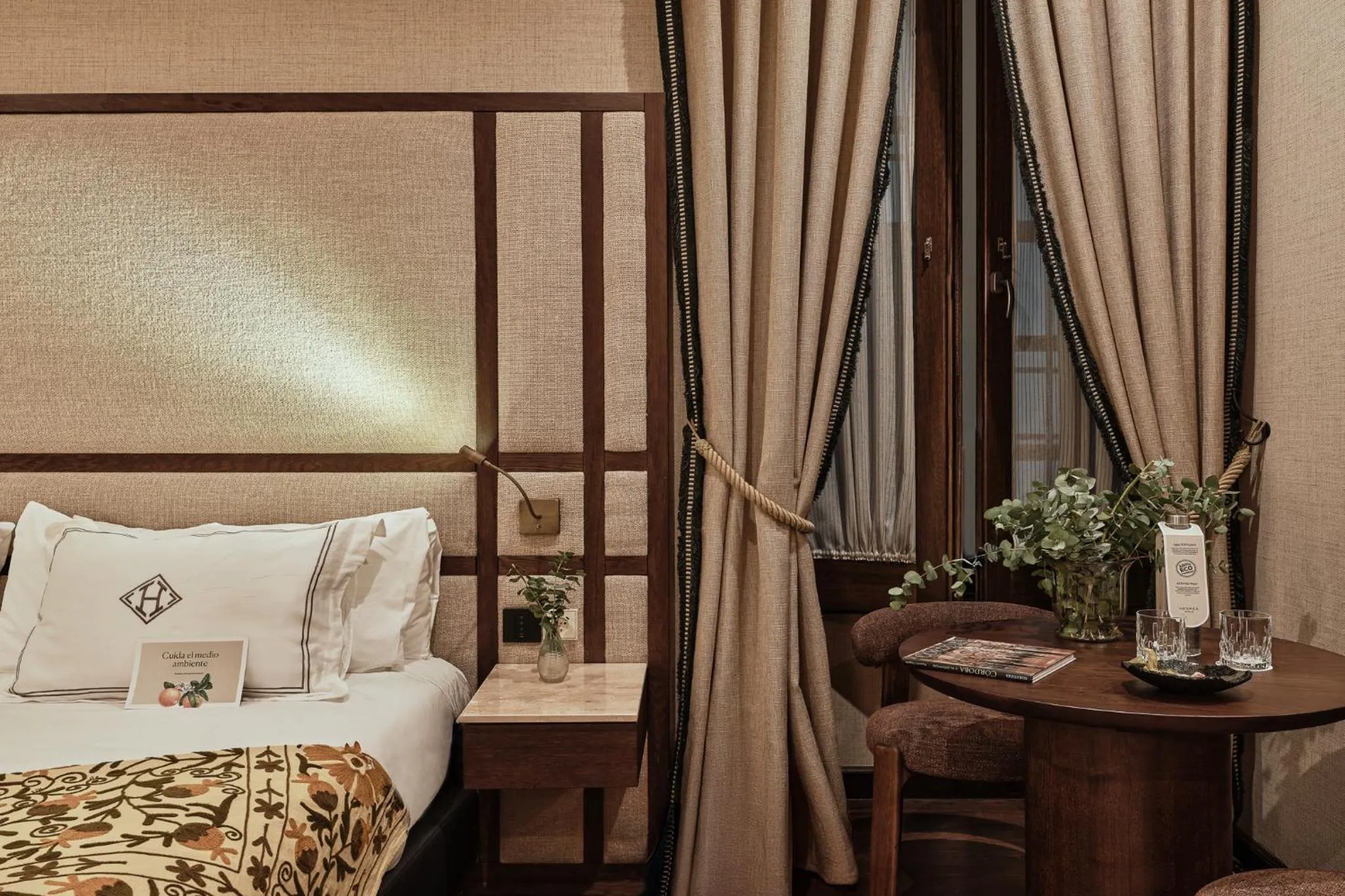 Bed in Hospes Palacio del Bailio, a Member of Design Hotels