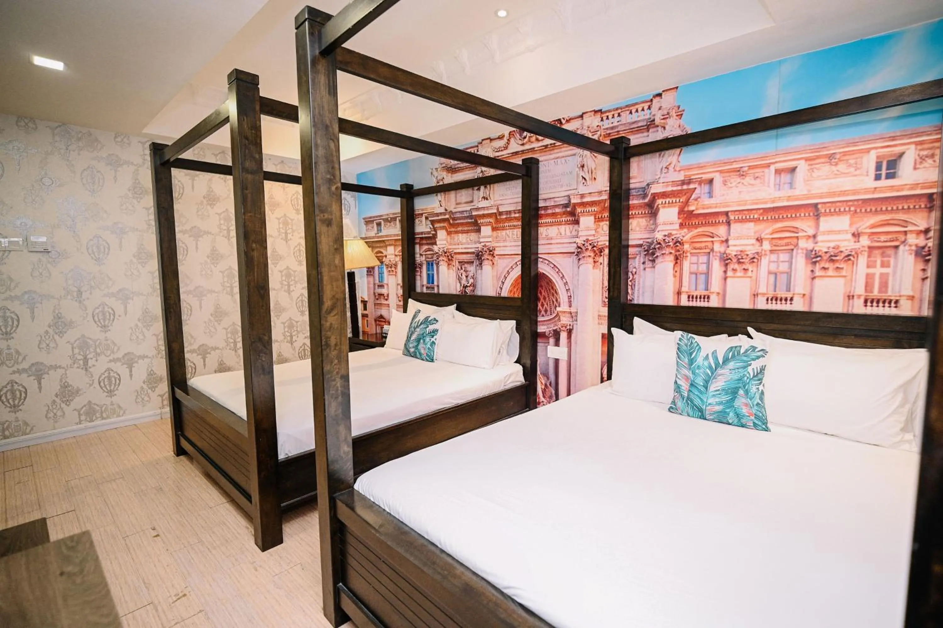 Bed in Swing & Pillows - USJ Taipan