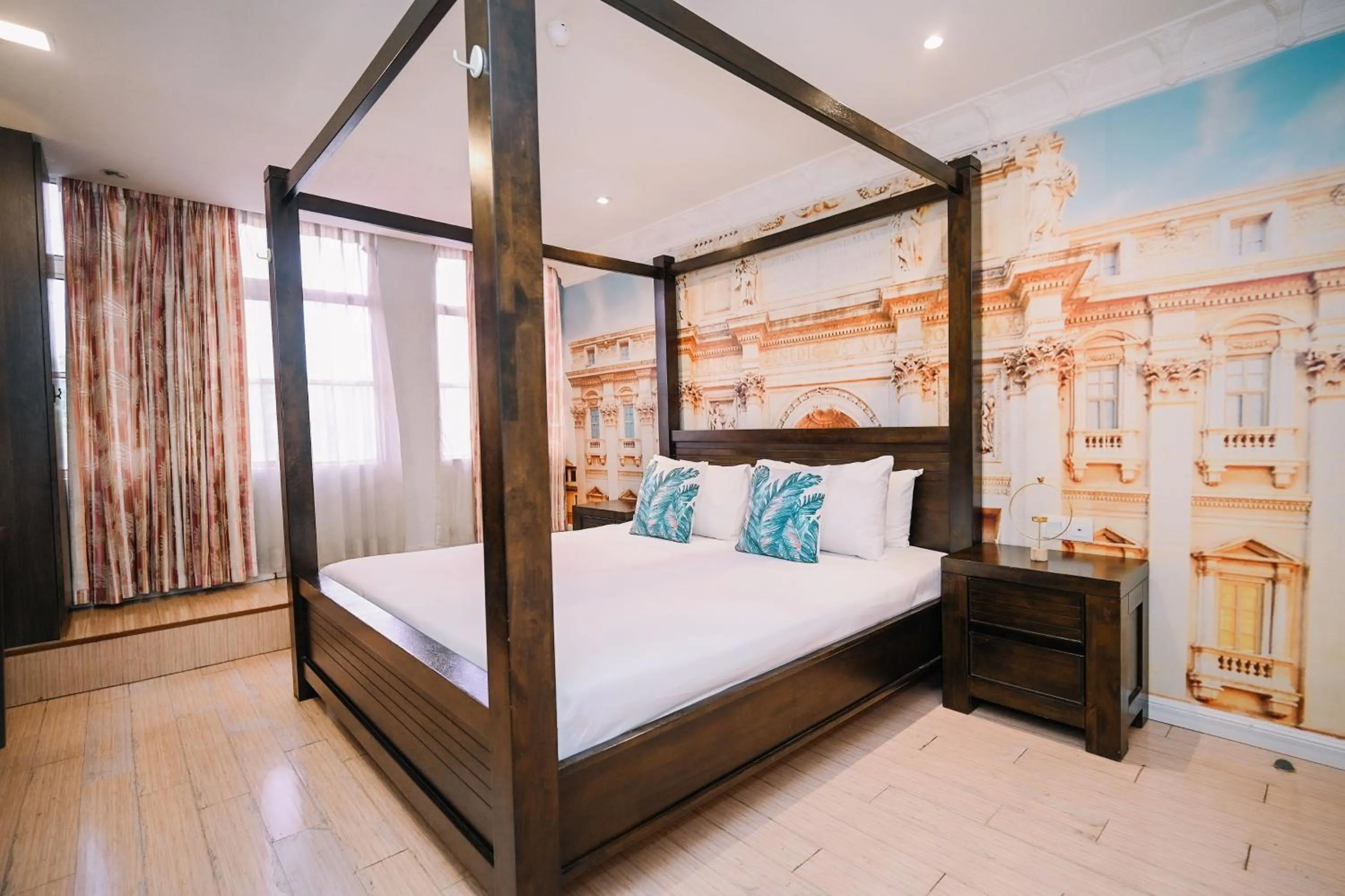 Bed in Swing & Pillows - USJ Taipan