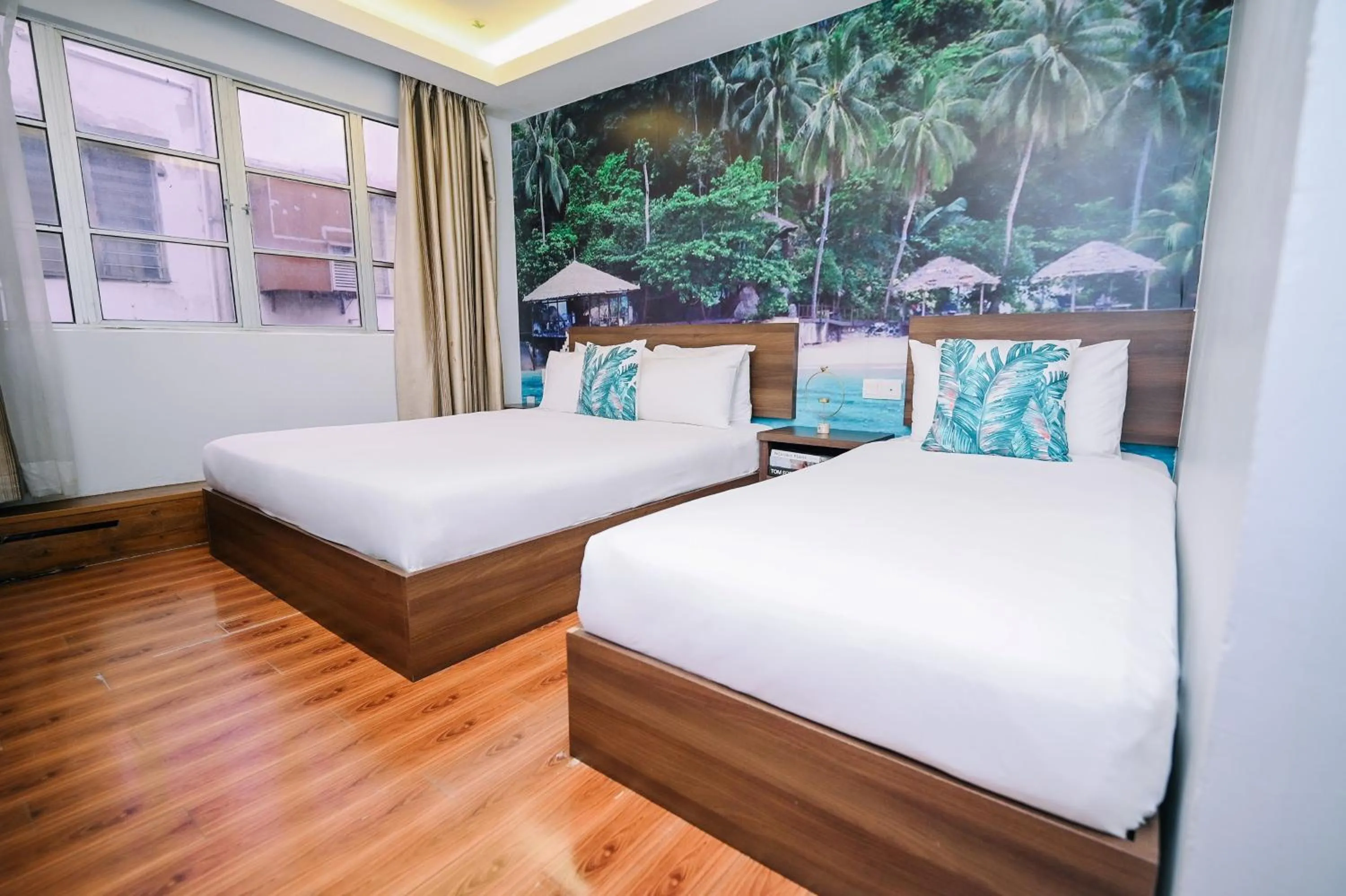 Bed in Swing & Pillows - USJ Taipan