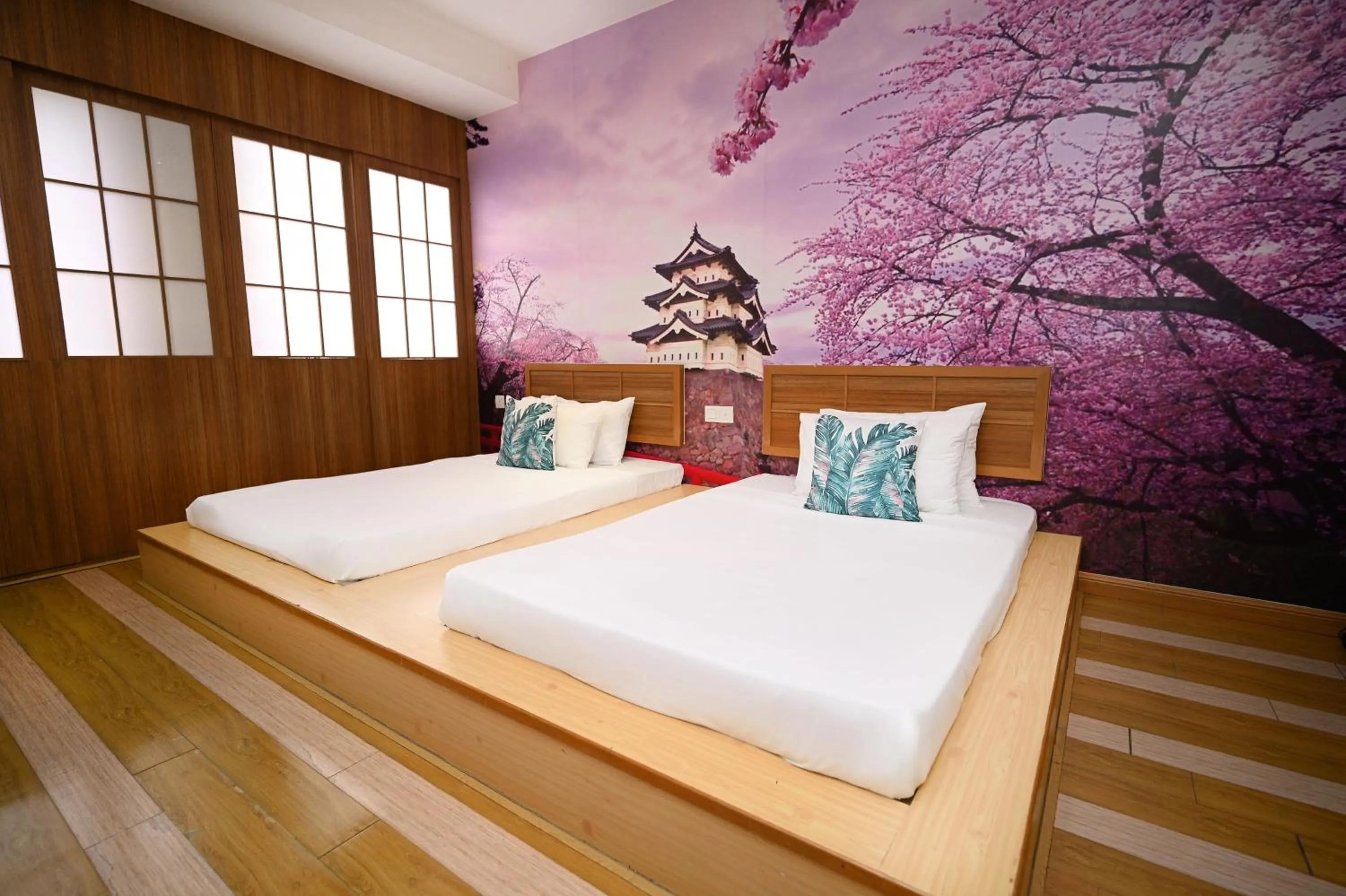 Bed in Swing & Pillows - USJ Taipan