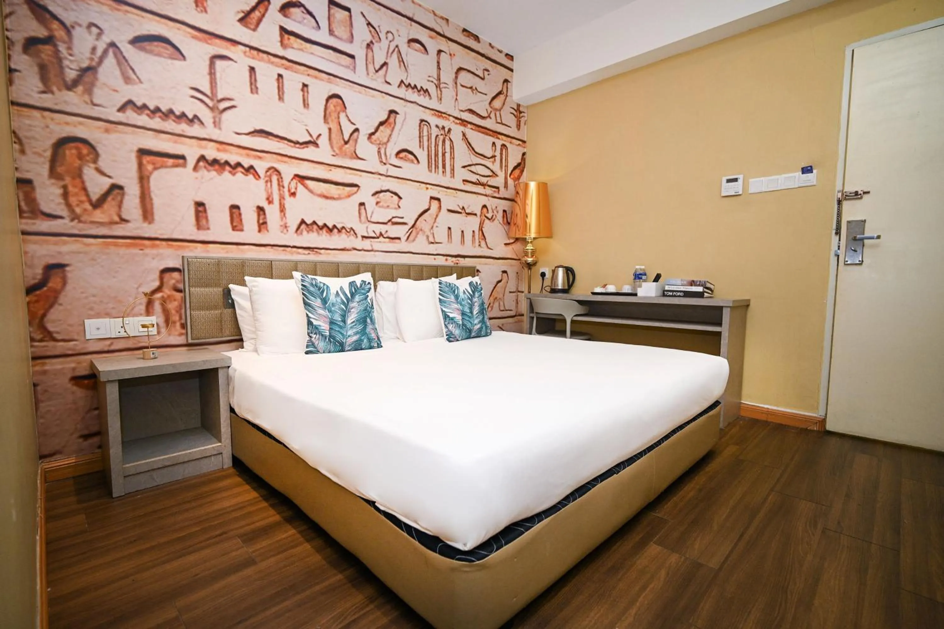 Bed in Swing & Pillows - USJ Taipan