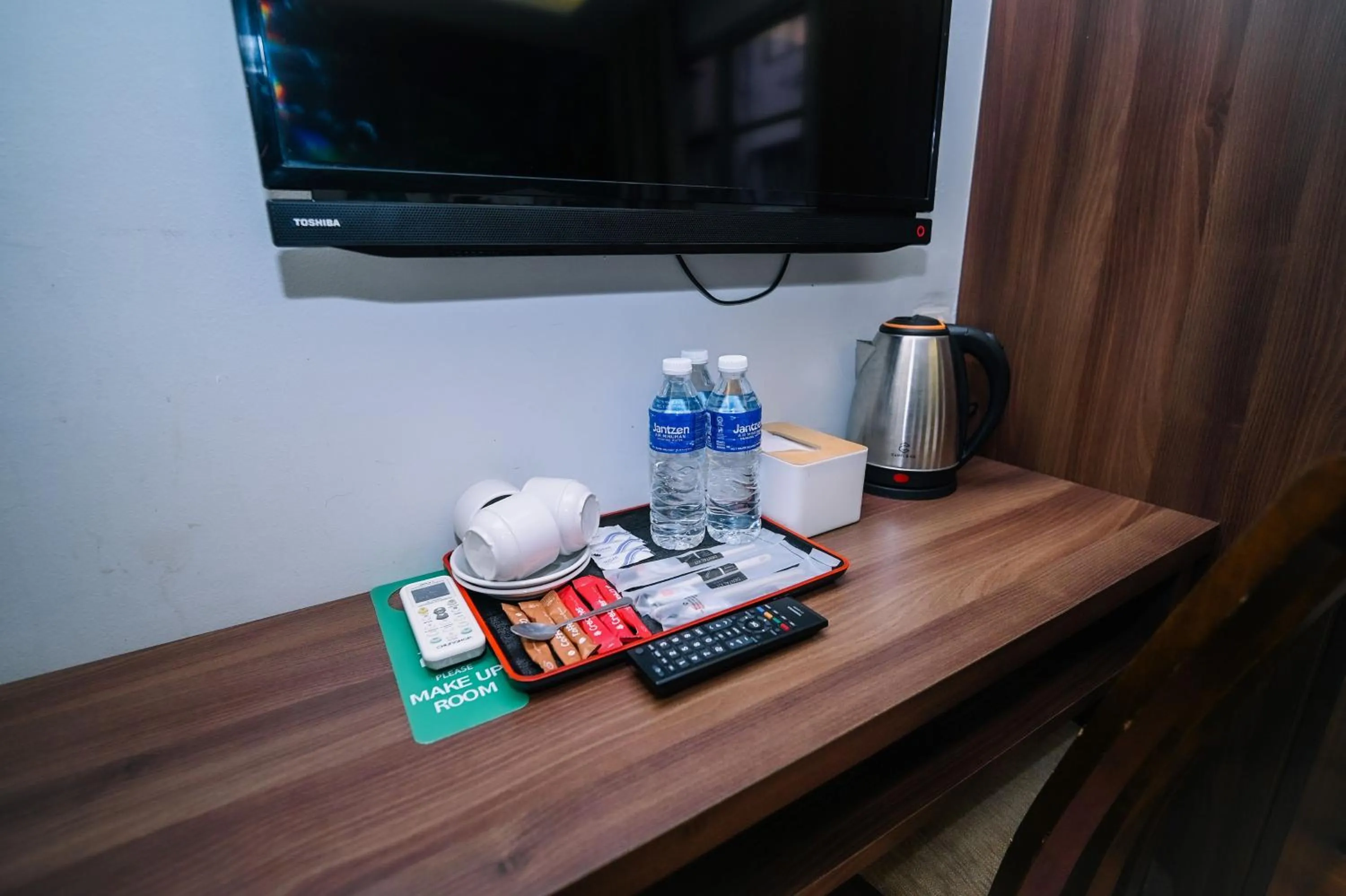 Swing & Pillows - USJ Taipan