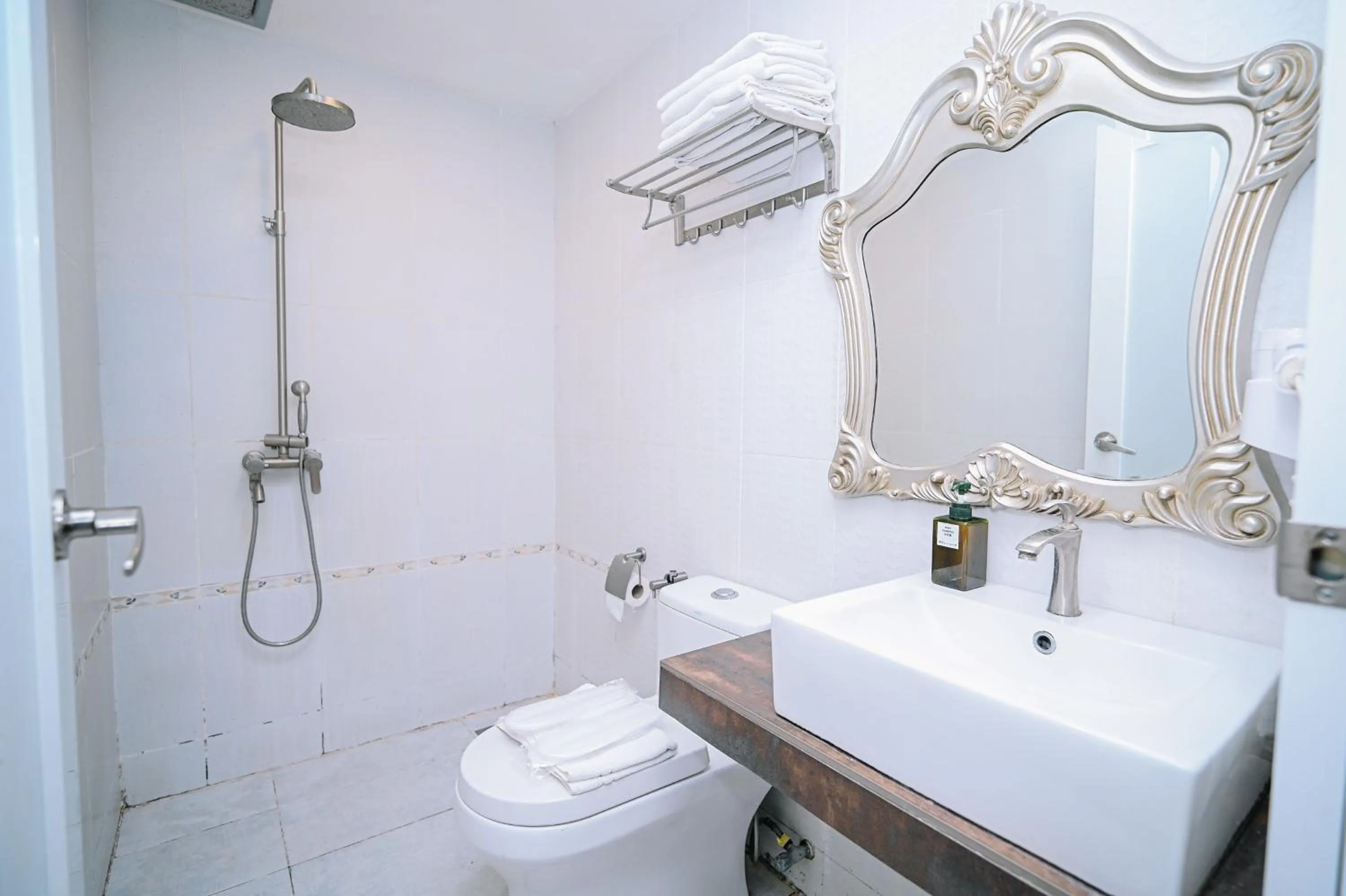 Swing & Pillows - USJ Taipan