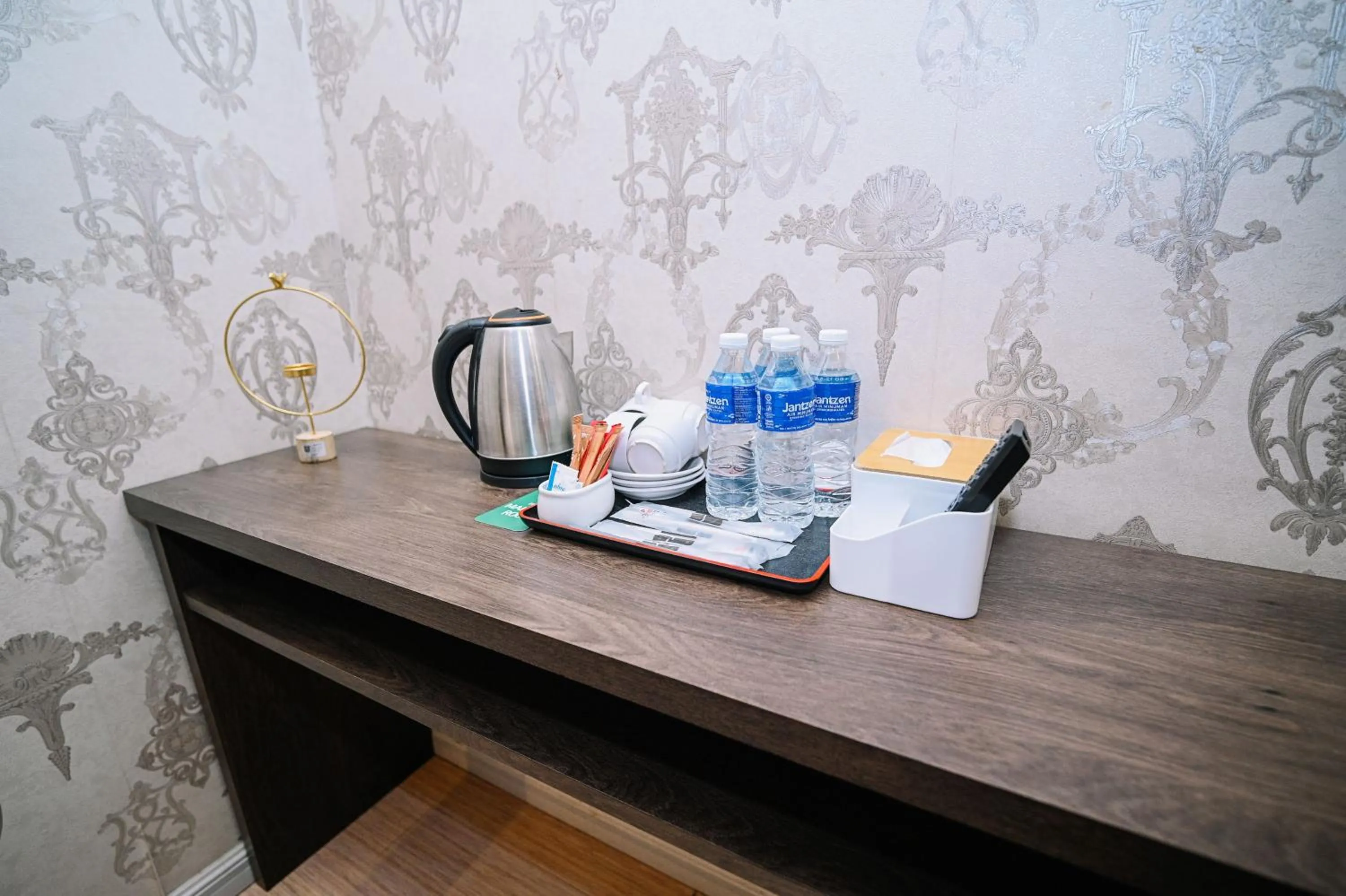 Swing & Pillows - USJ Taipan