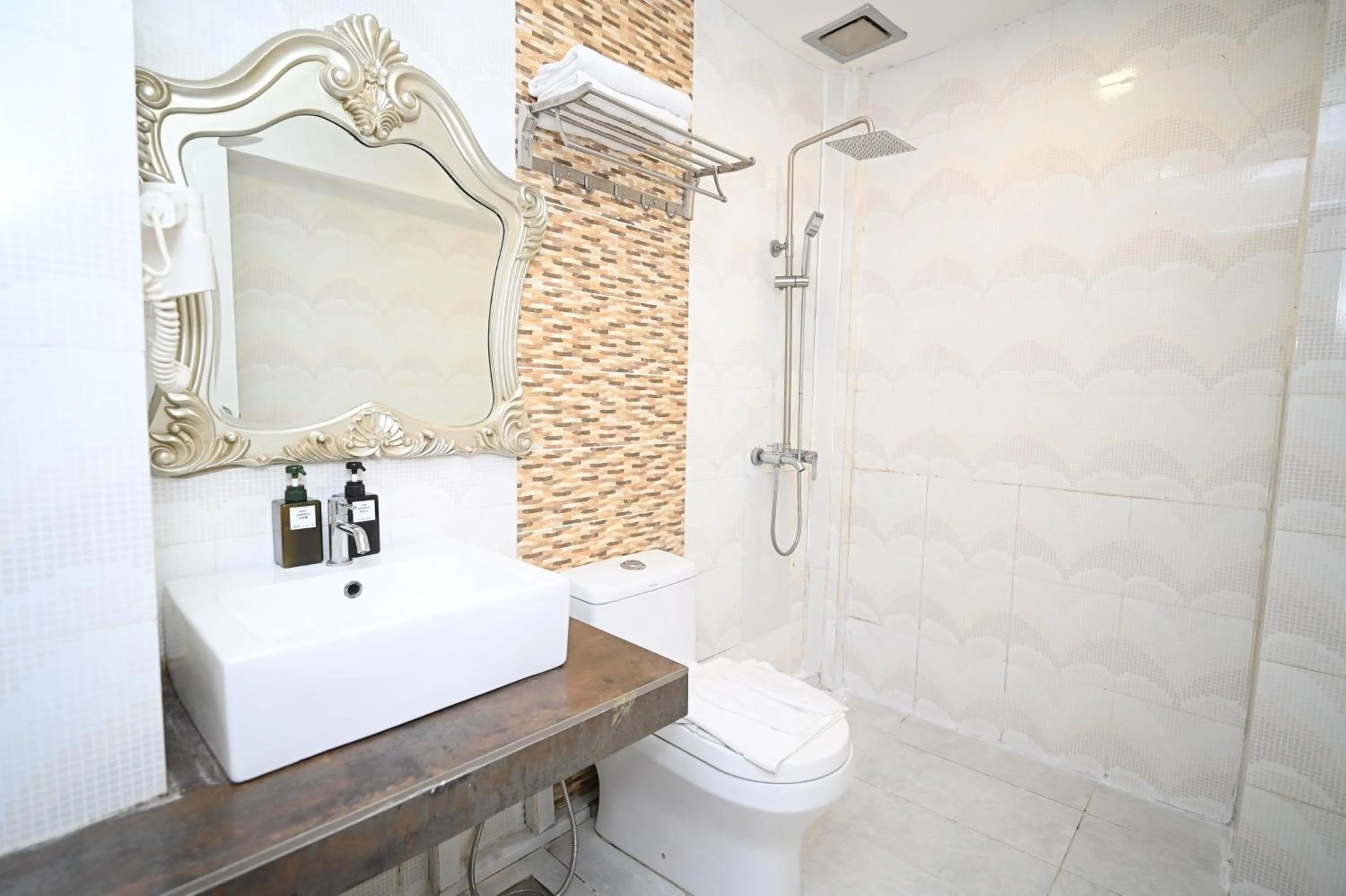 Swing & Pillows - USJ Taipan