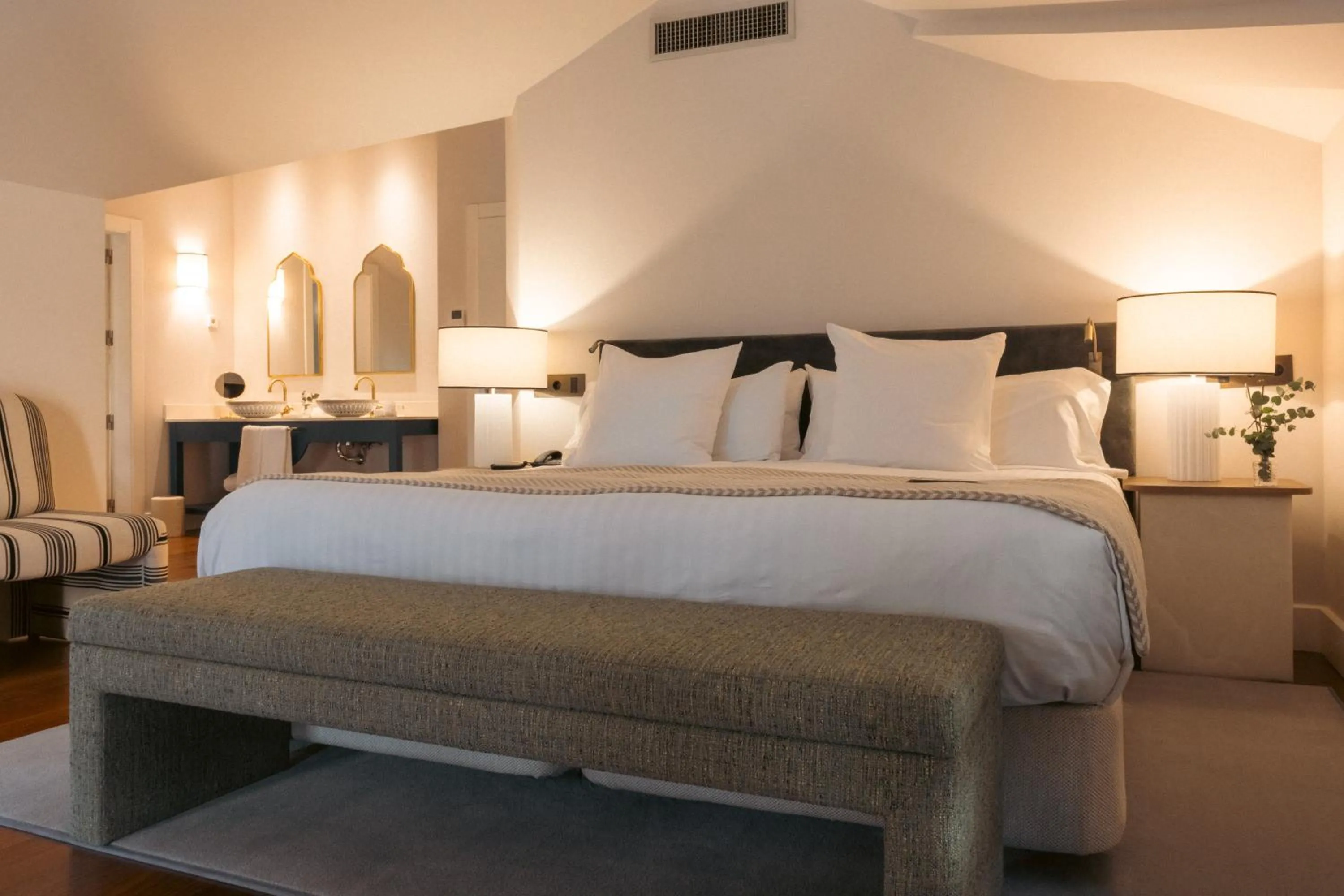 Bed in Hospes Palacio de los Patos, a Member of Design Hotels