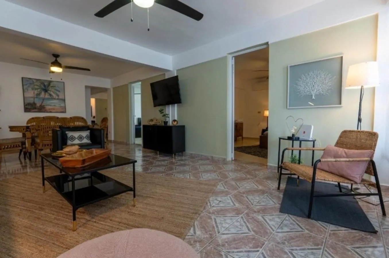 El Flamingo Beach Club