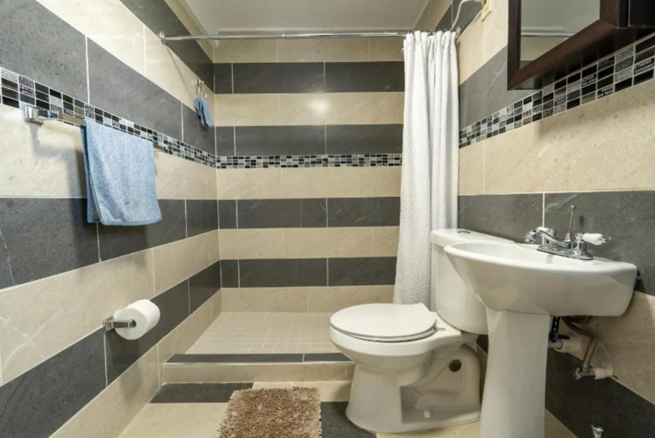 El Flamingo Beach Club