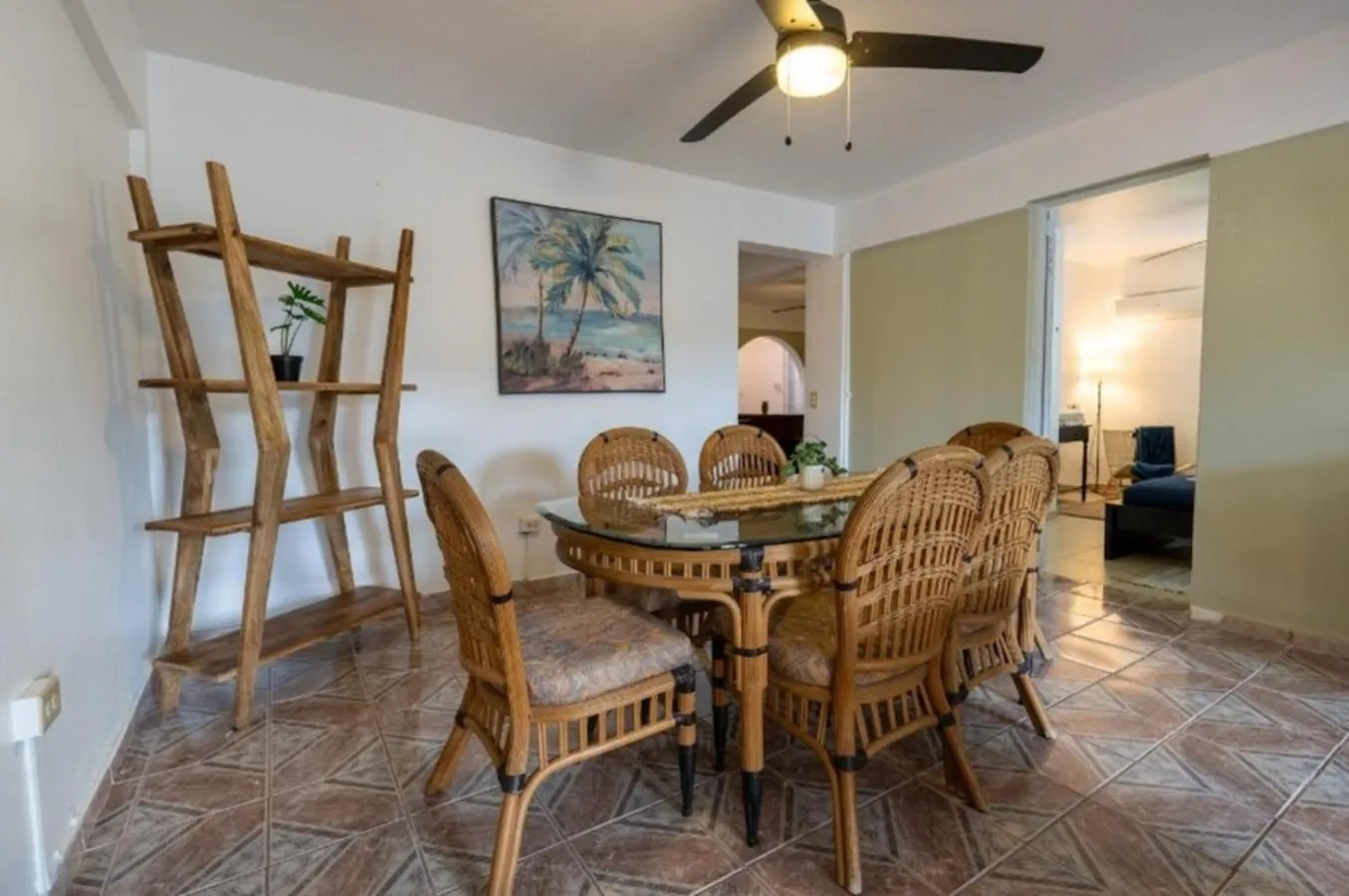 El Flamingo Beach Club