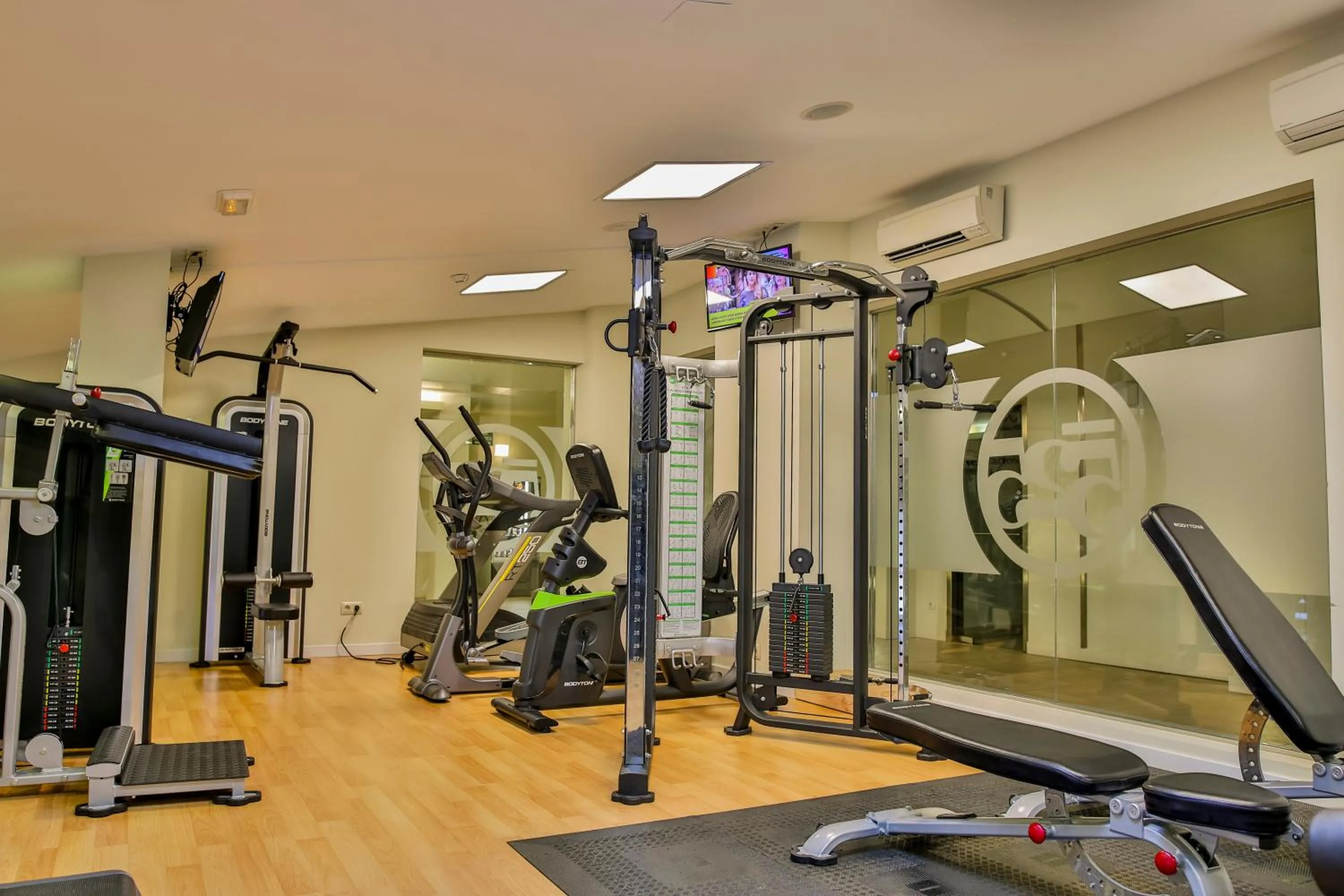 Fitness centre/facilities in Hotel 525
