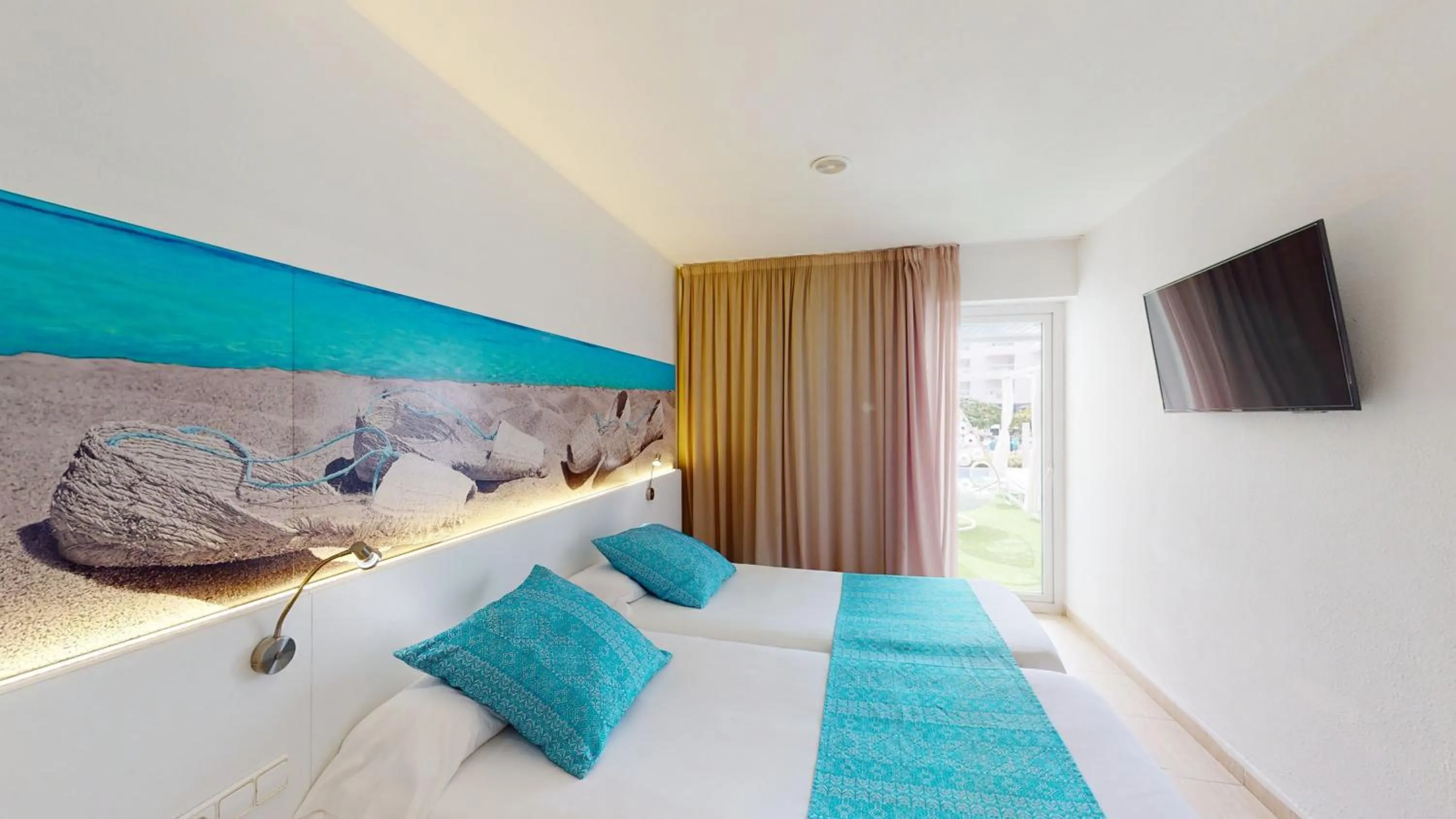 Bedroom, Bed in Aparthotel Tropic Garden