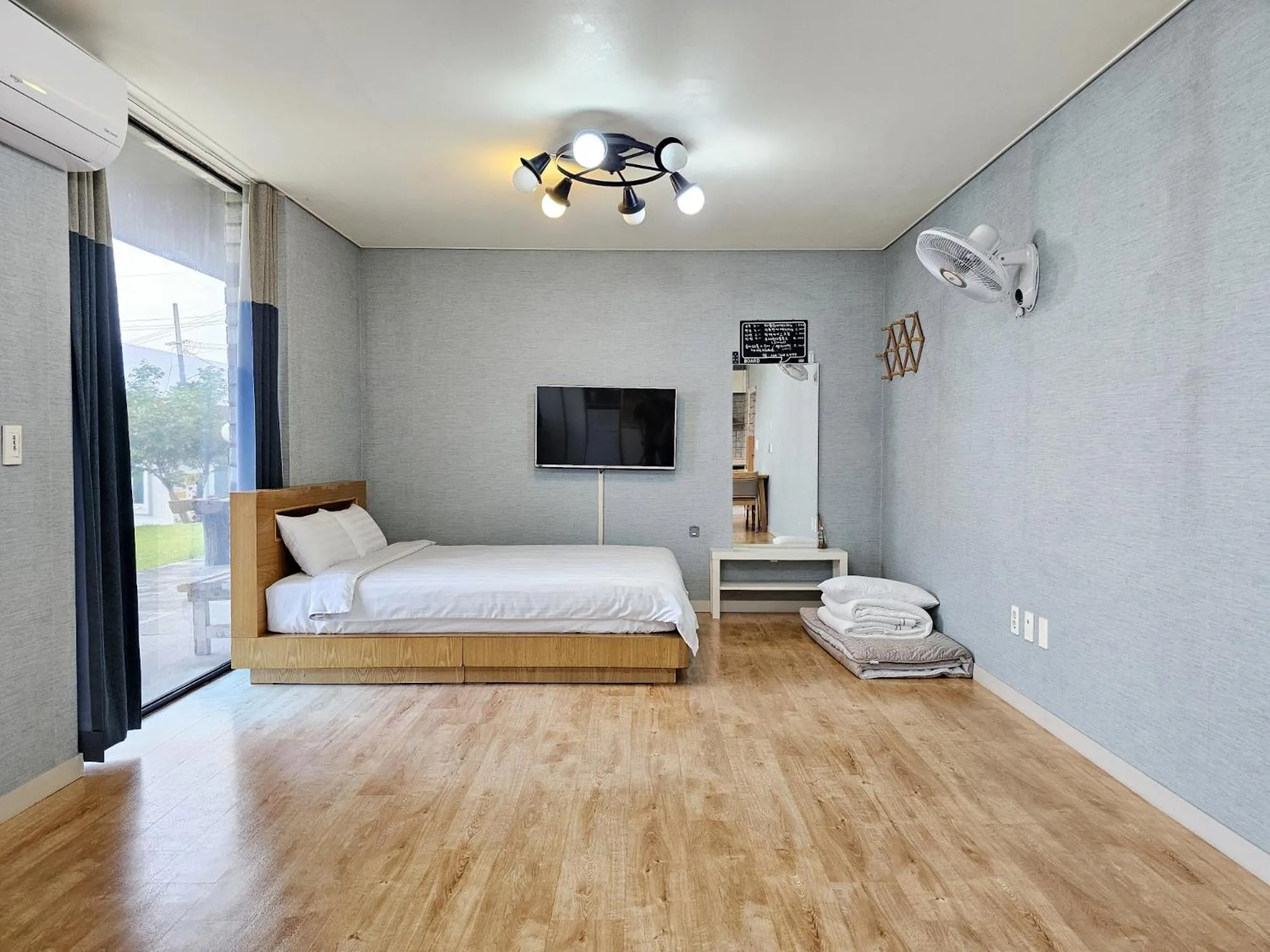 Bed in Haedenville Pension