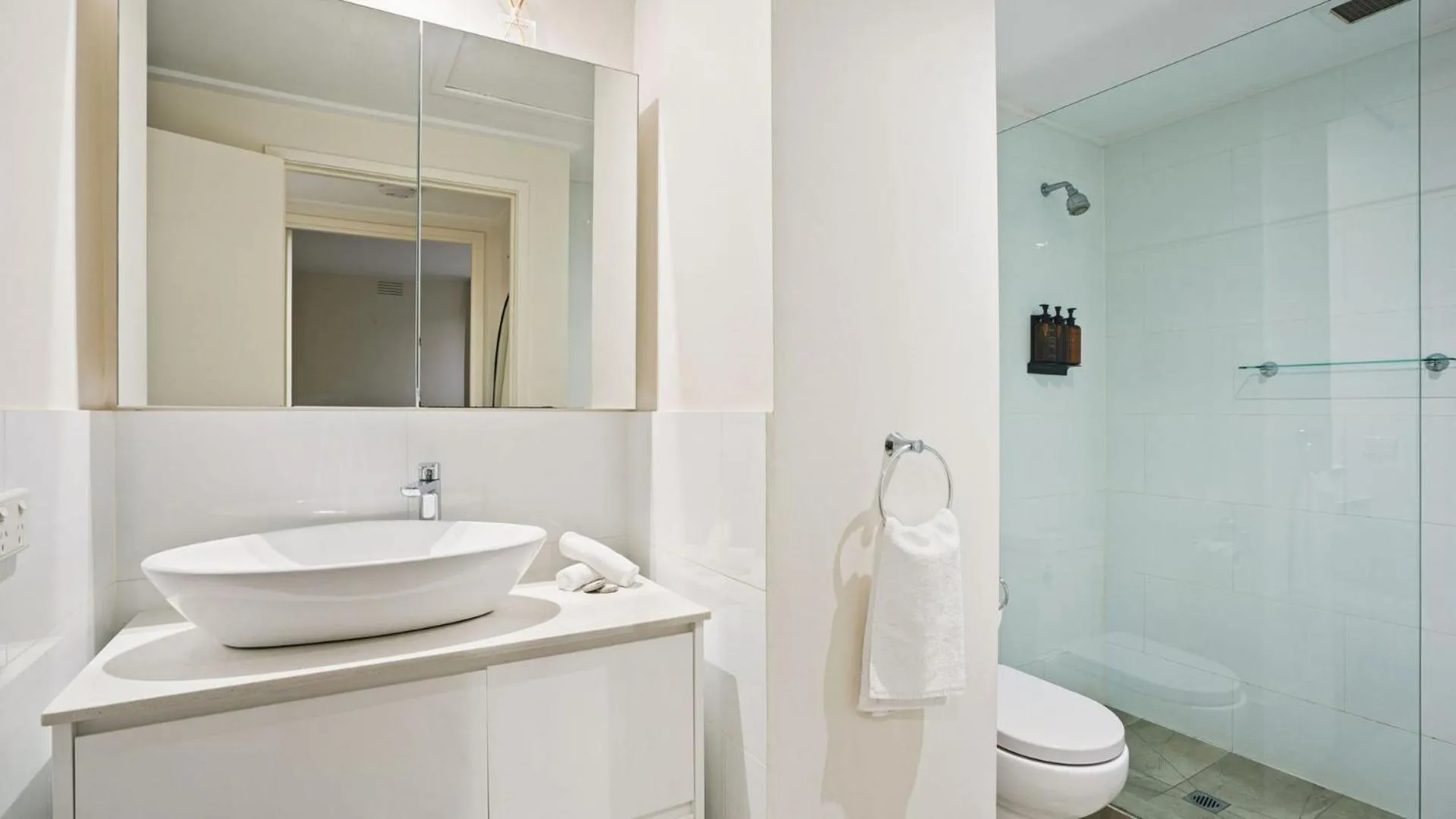 Bathroom in Gordon House Apartments