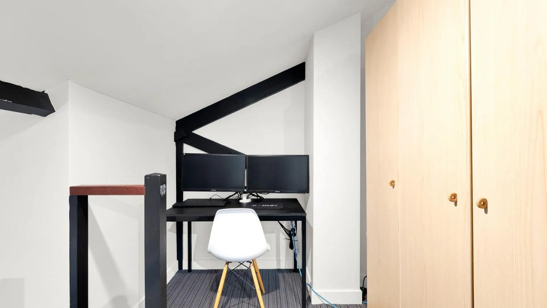 Seating area in Gordon House Apartments