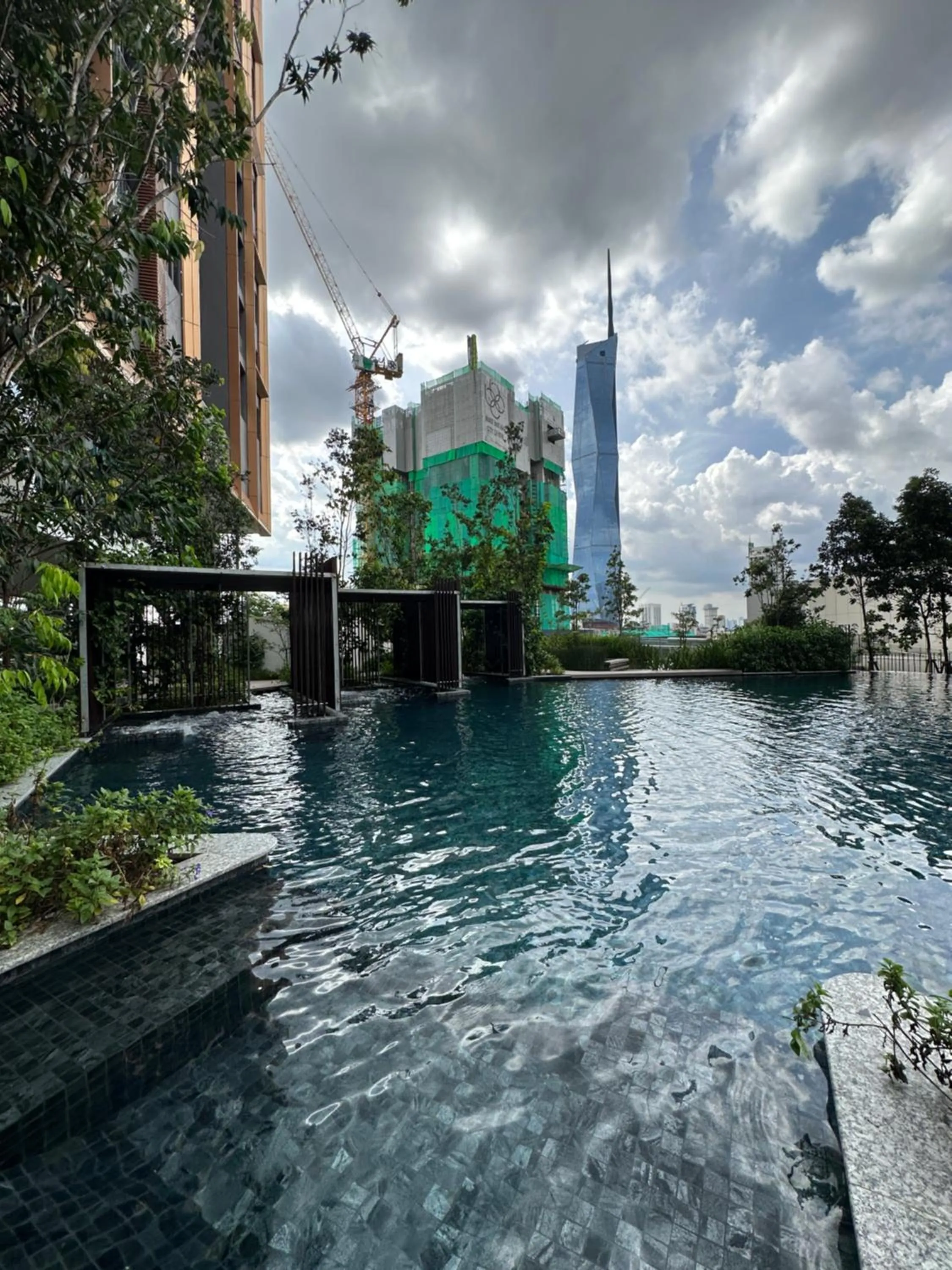 Pool view in Lucentia residence T1