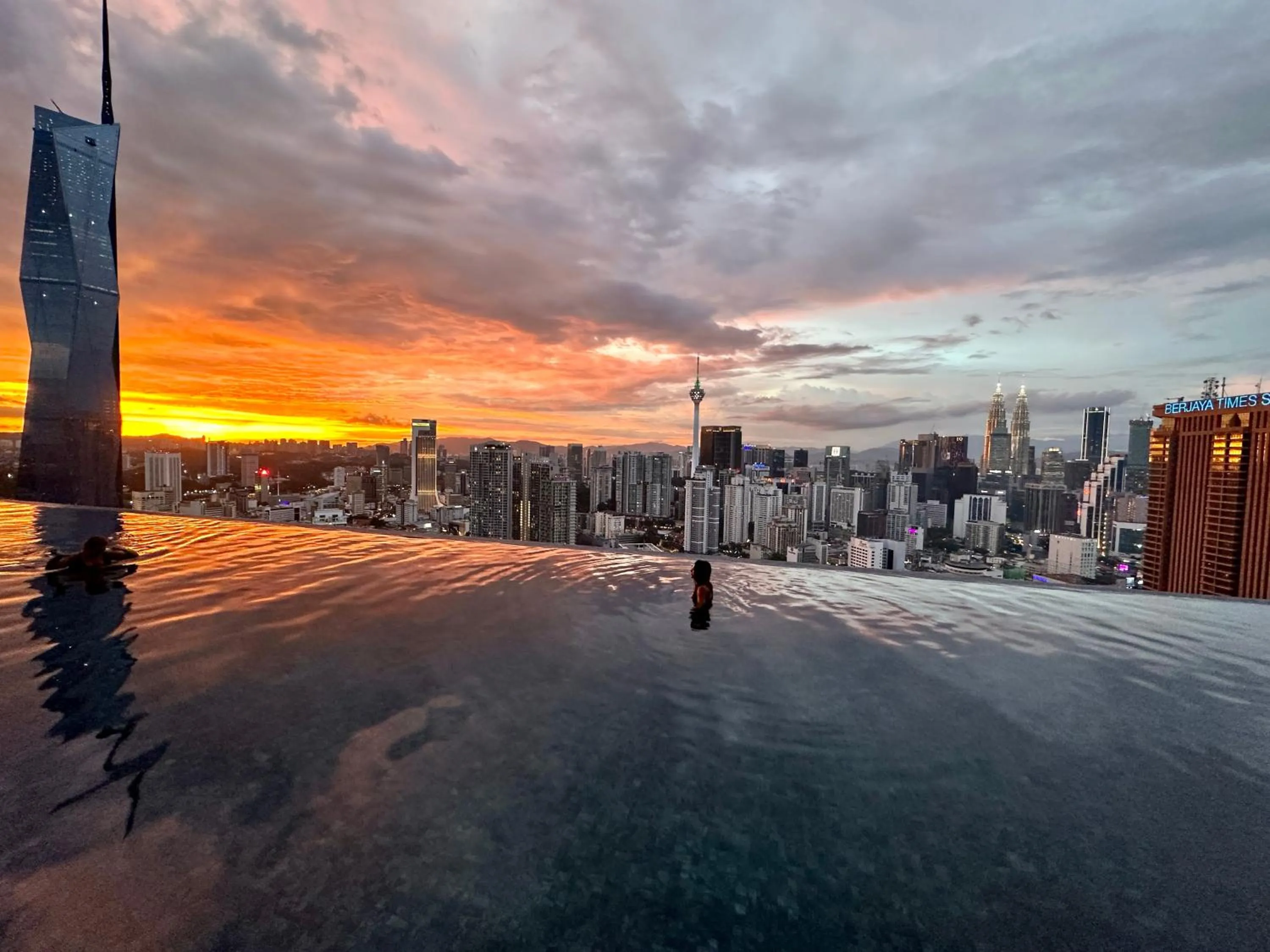 City view in Lucentia residence T1