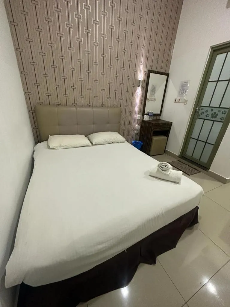 Bed in One Point Hotel @ Airport (Kuching)