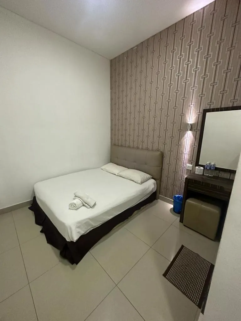 Bed in One Point Hotel @ Airport (Kuching)