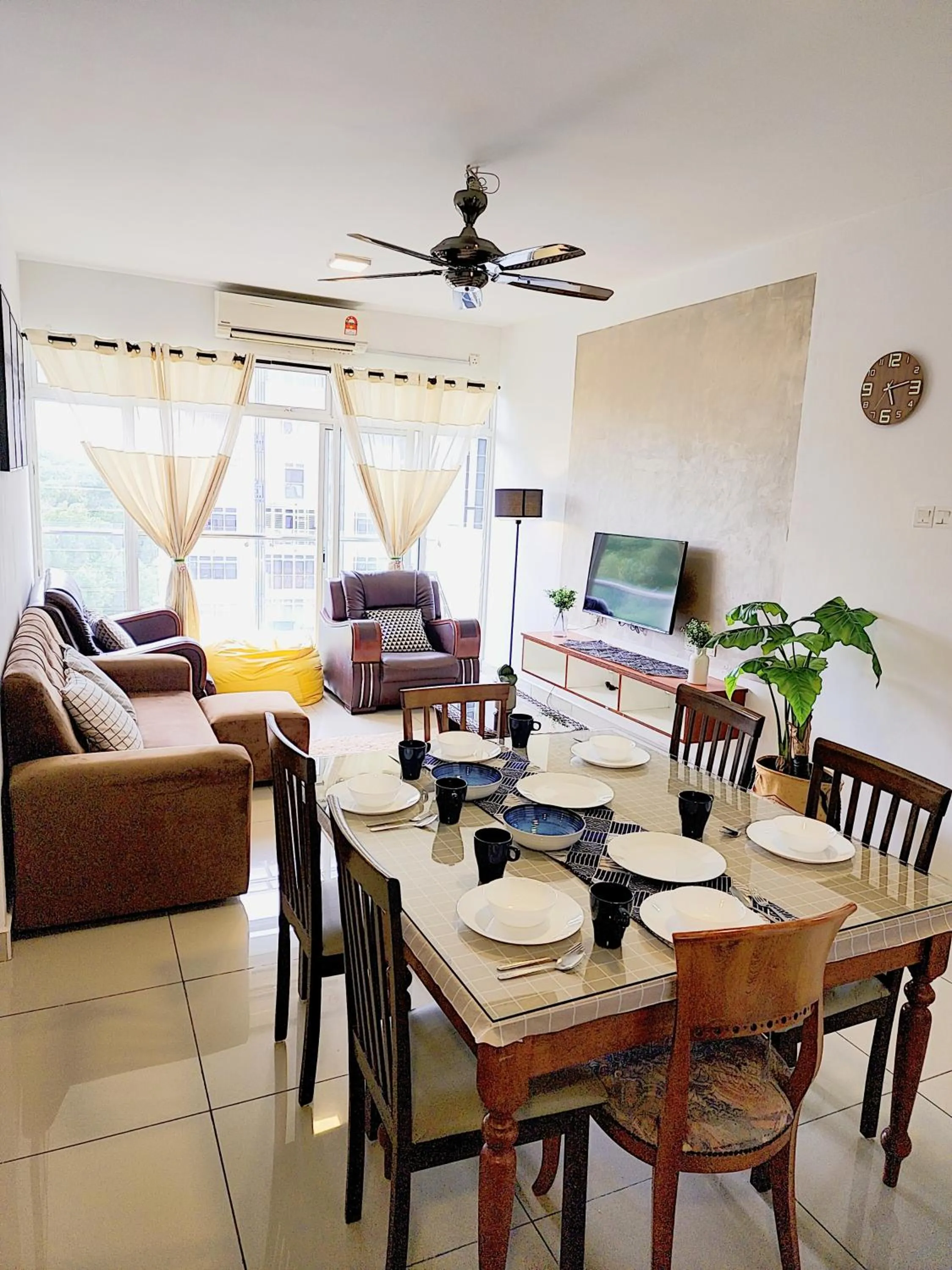 Living room in Putrajaya Dwiputra Residences, Fully Air-Con 3BR Homestay