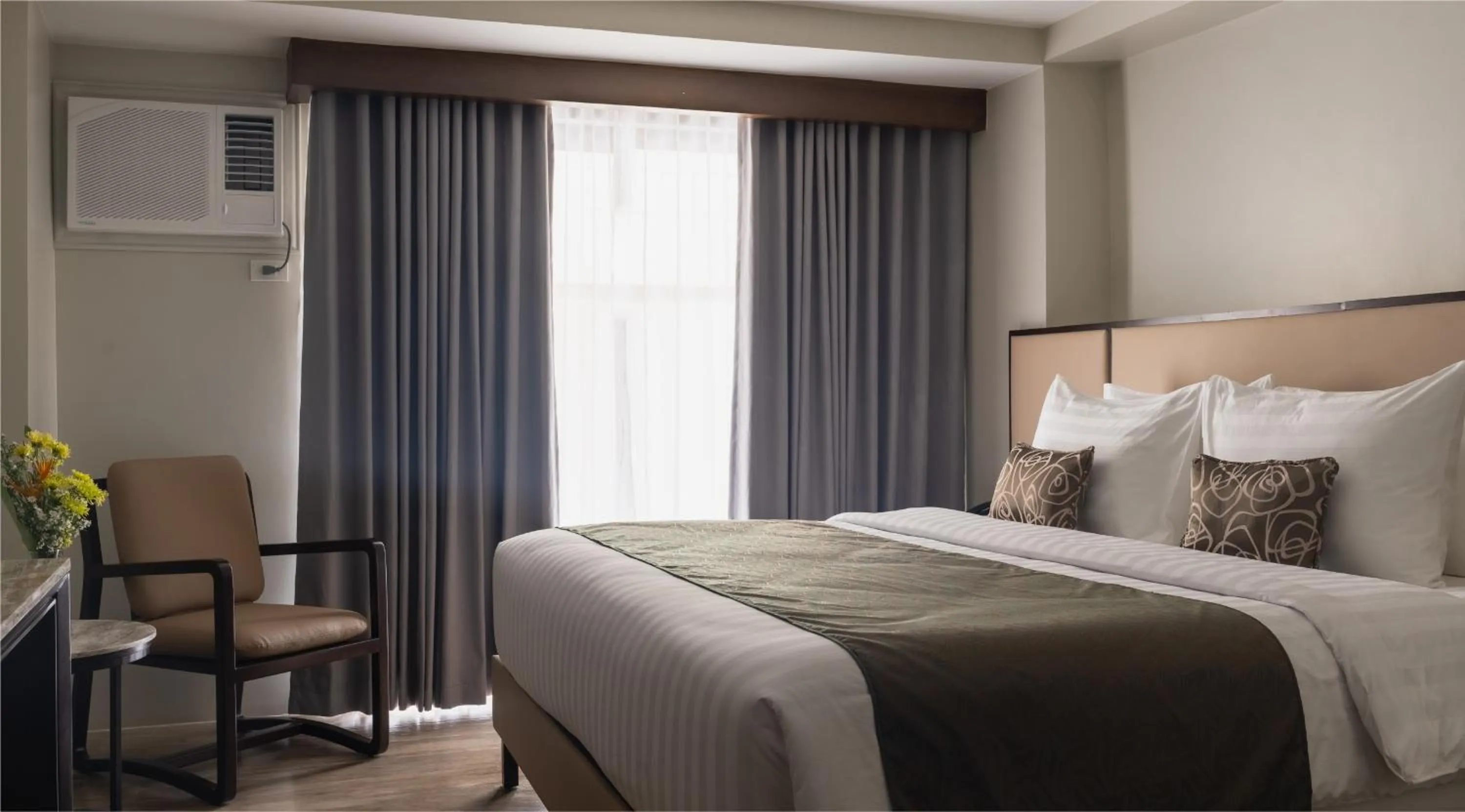 Bed in Canyon Hotels & Resorts Boracay