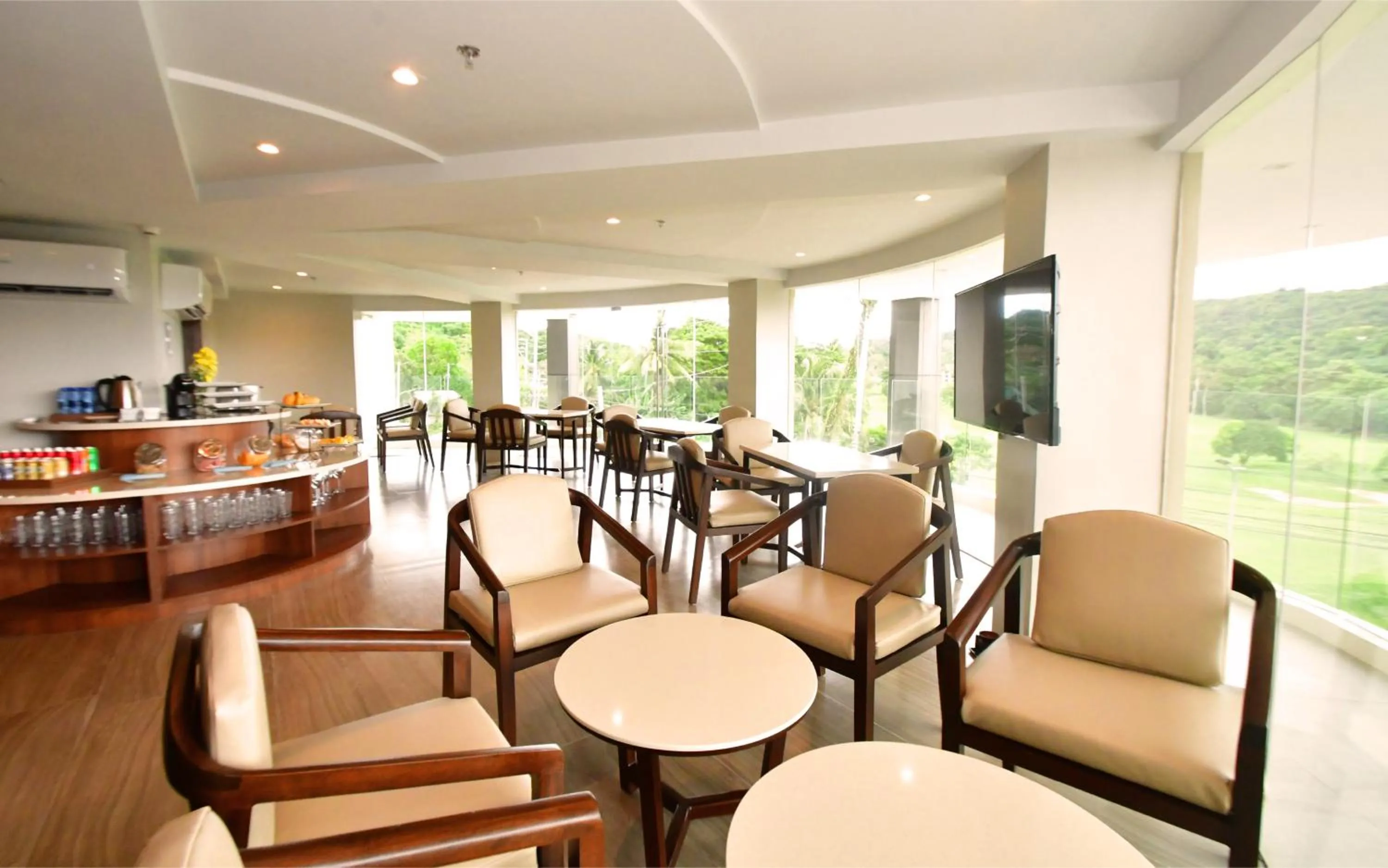 Lounge or bar in Canyon Hotels & Resorts Boracay