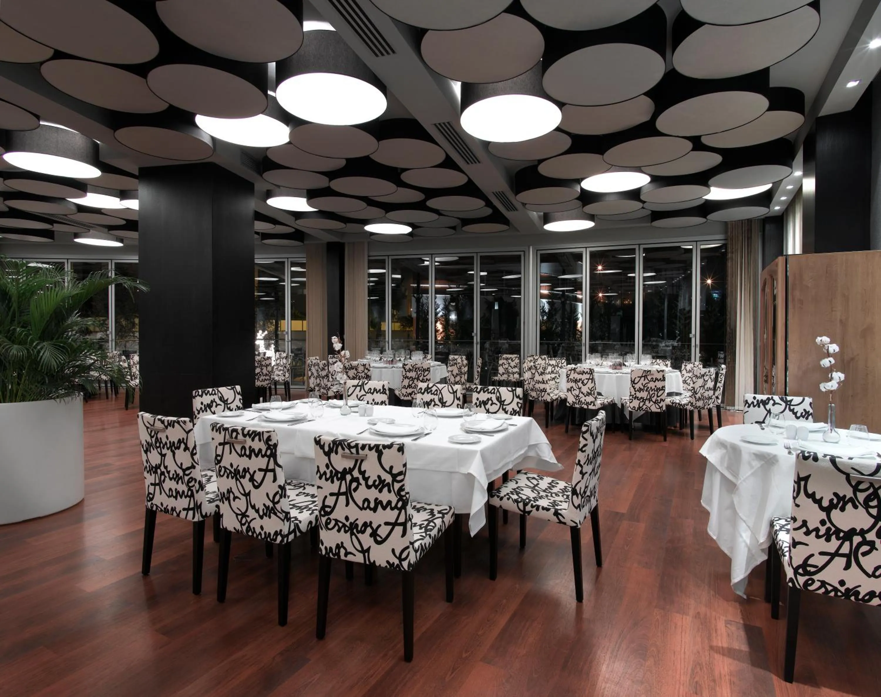 Restaurant/places to eat in Hotel Abades Nevada Palace