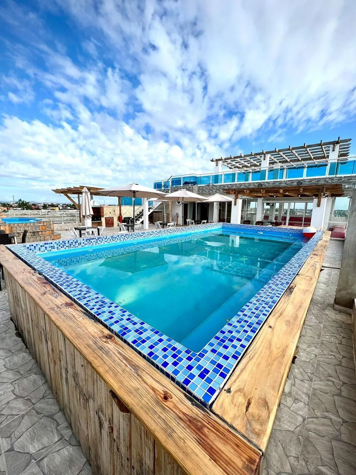 Swimming pool in Hotel Dubaird