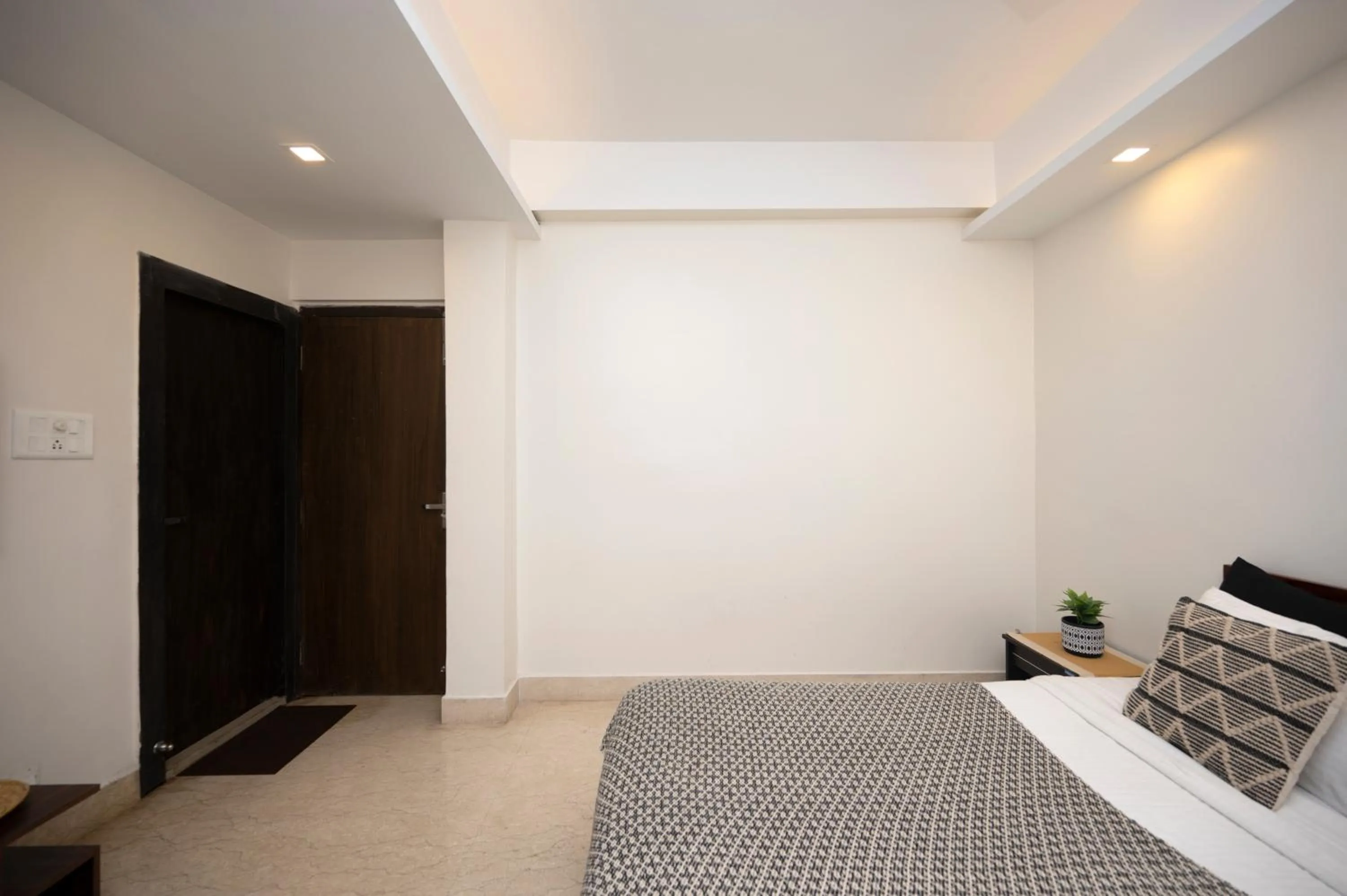 Bed in Lakeside Suites