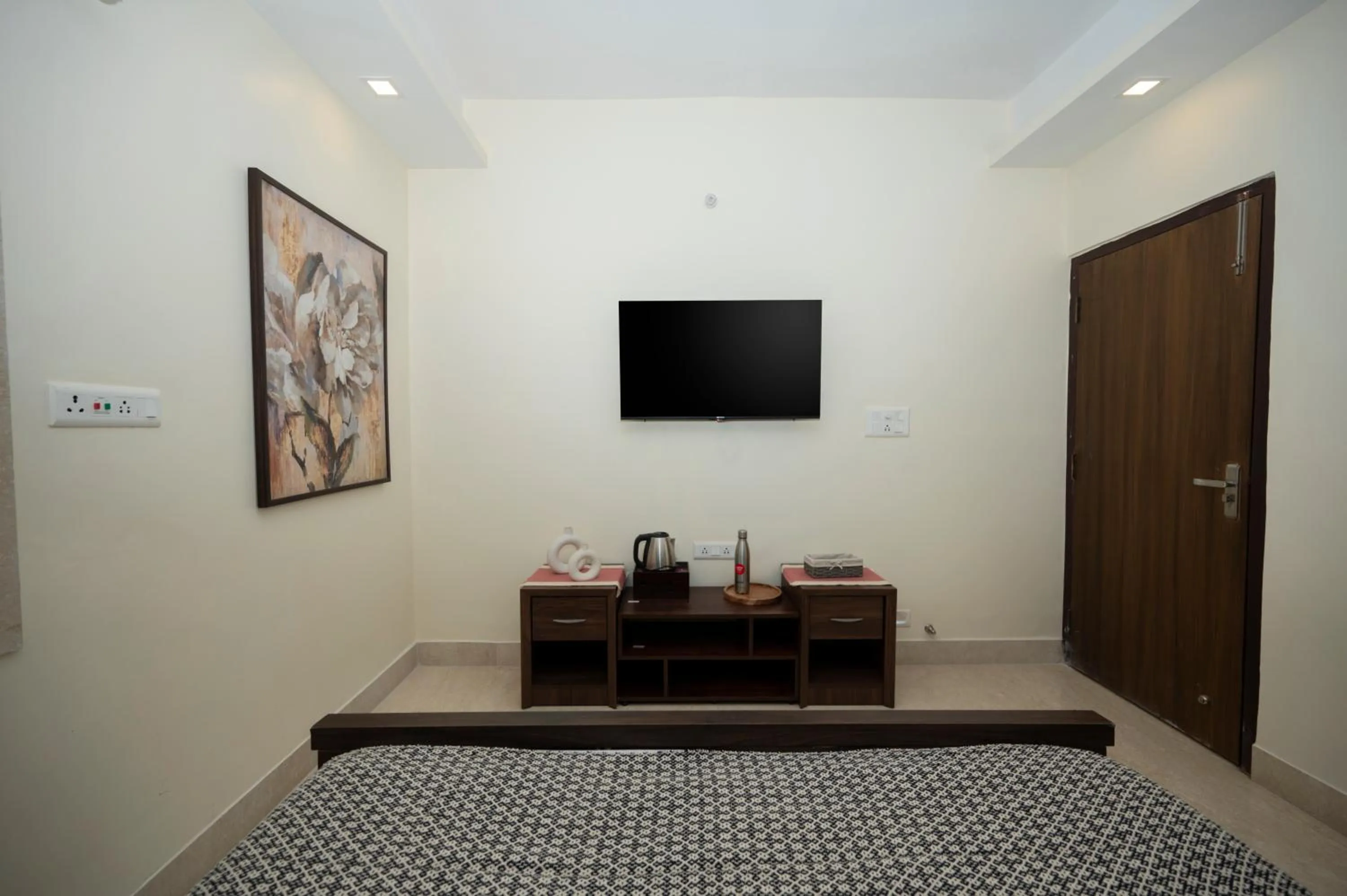 Bed in Lakeside Suites