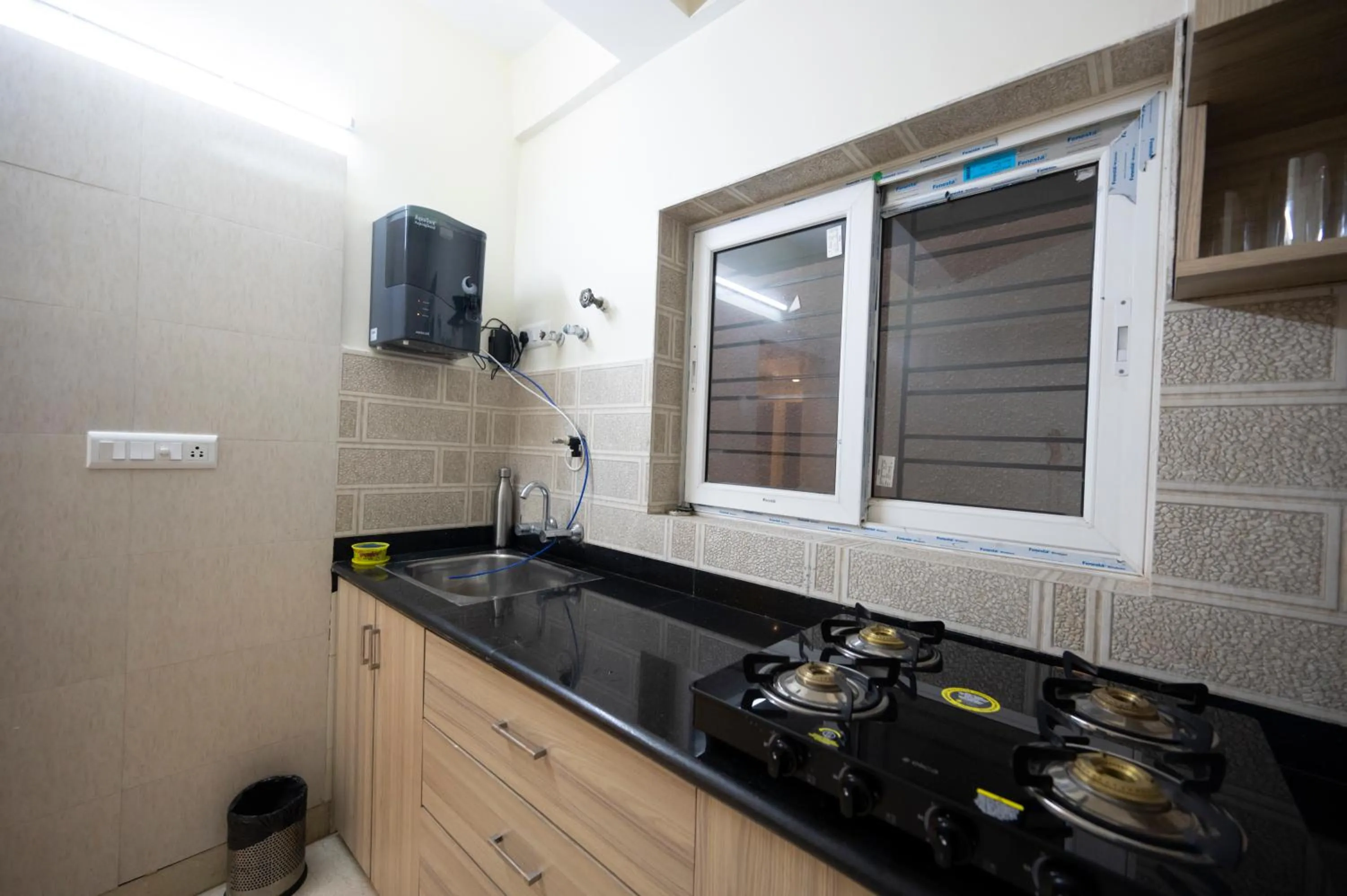 Kitchen or kitchenette in Lakeside Suites