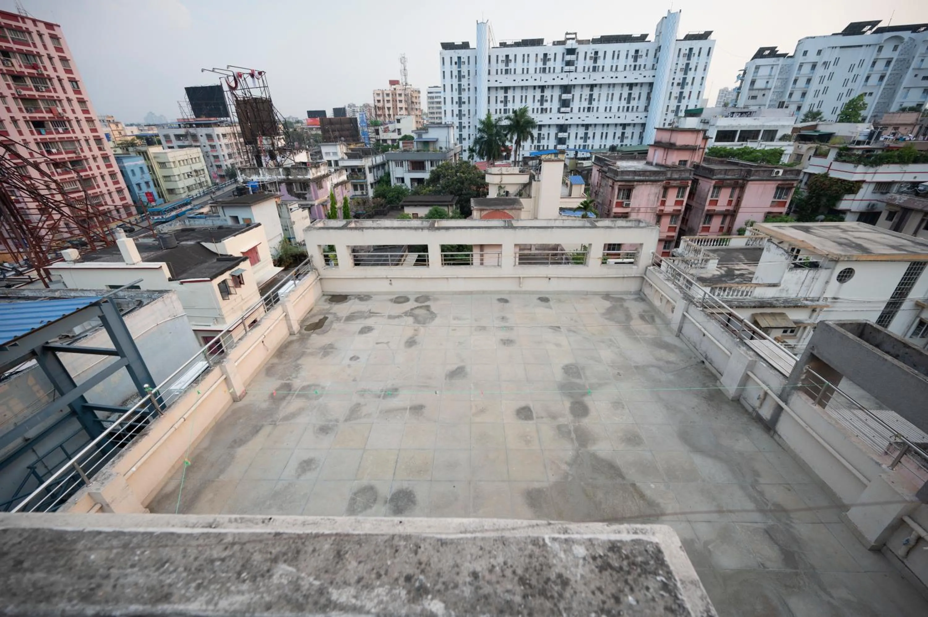 Property building in Lakeside Suites