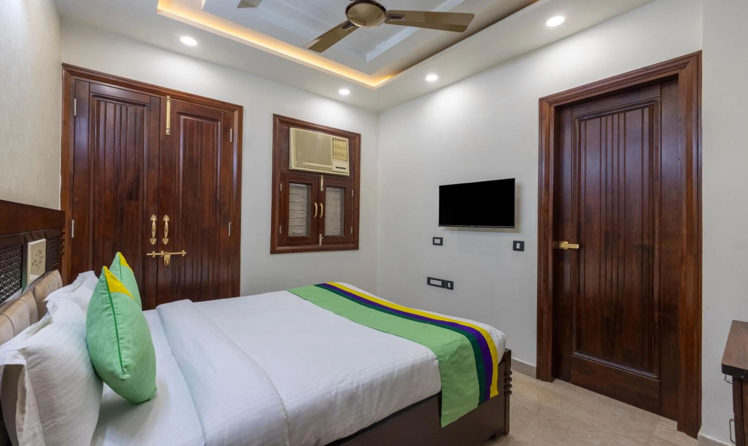 Bedroom, Bed in Treebo MVM Residency