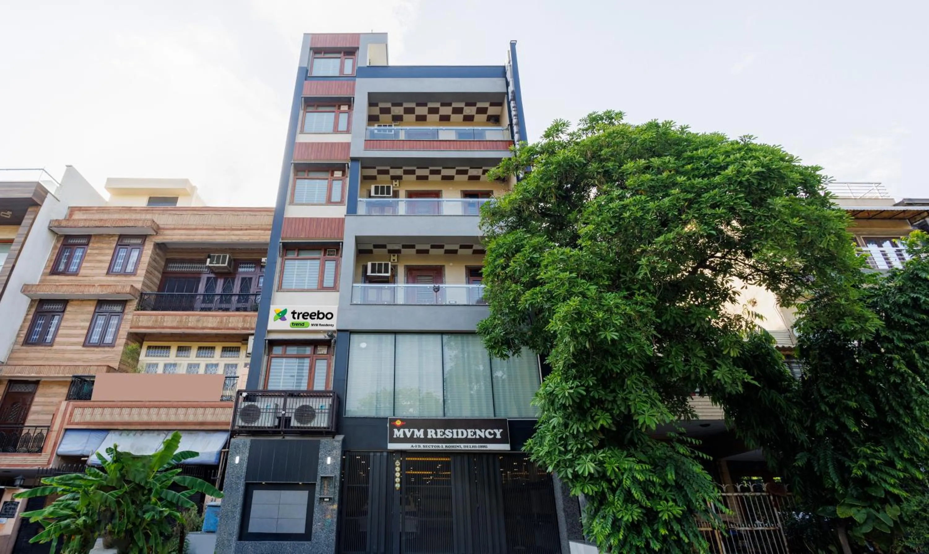 Facade/entrance in Treebo MVM Residency