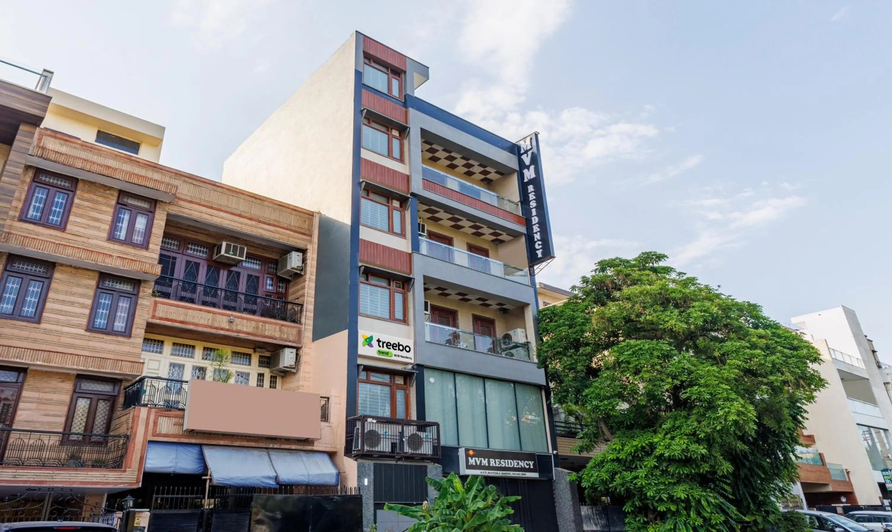 Facade/entrance in Treebo MVM Residency