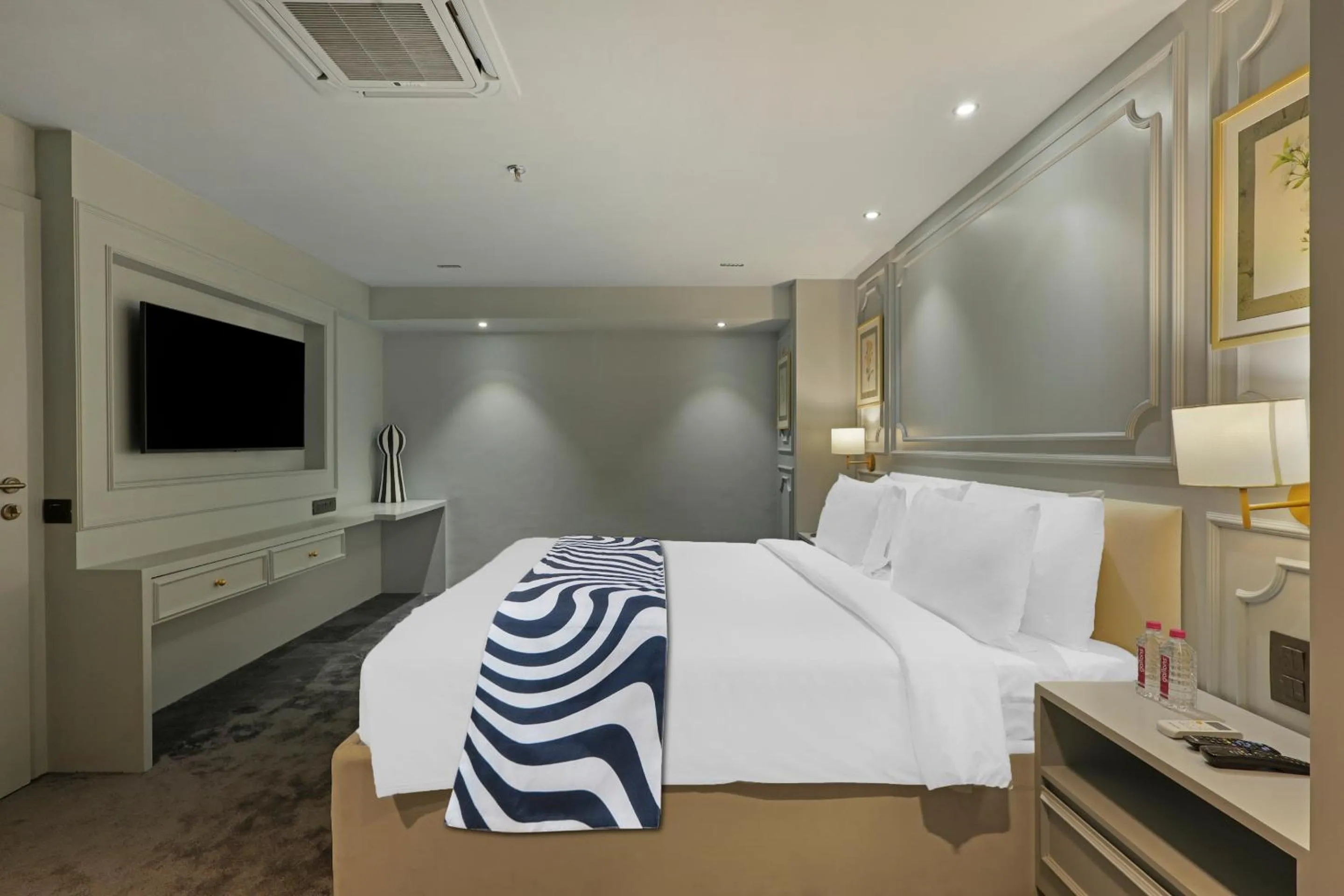 Bed in Sunday Hotel Vadodara