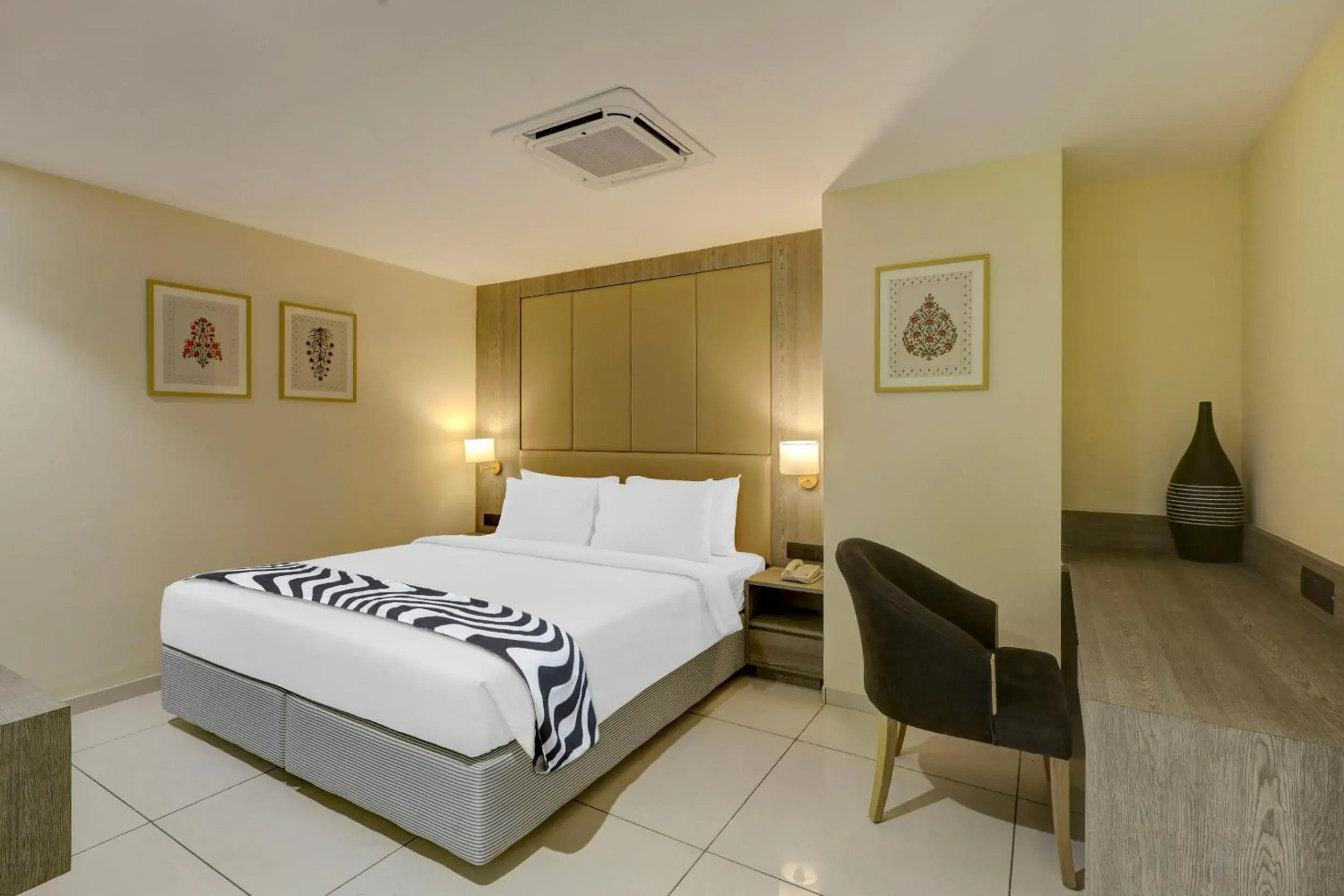 Comfort Triple Room with Shower in Sunday Hotel Vadodara Comfort Triple Room with Shower in Sunday Hotel Vadodara