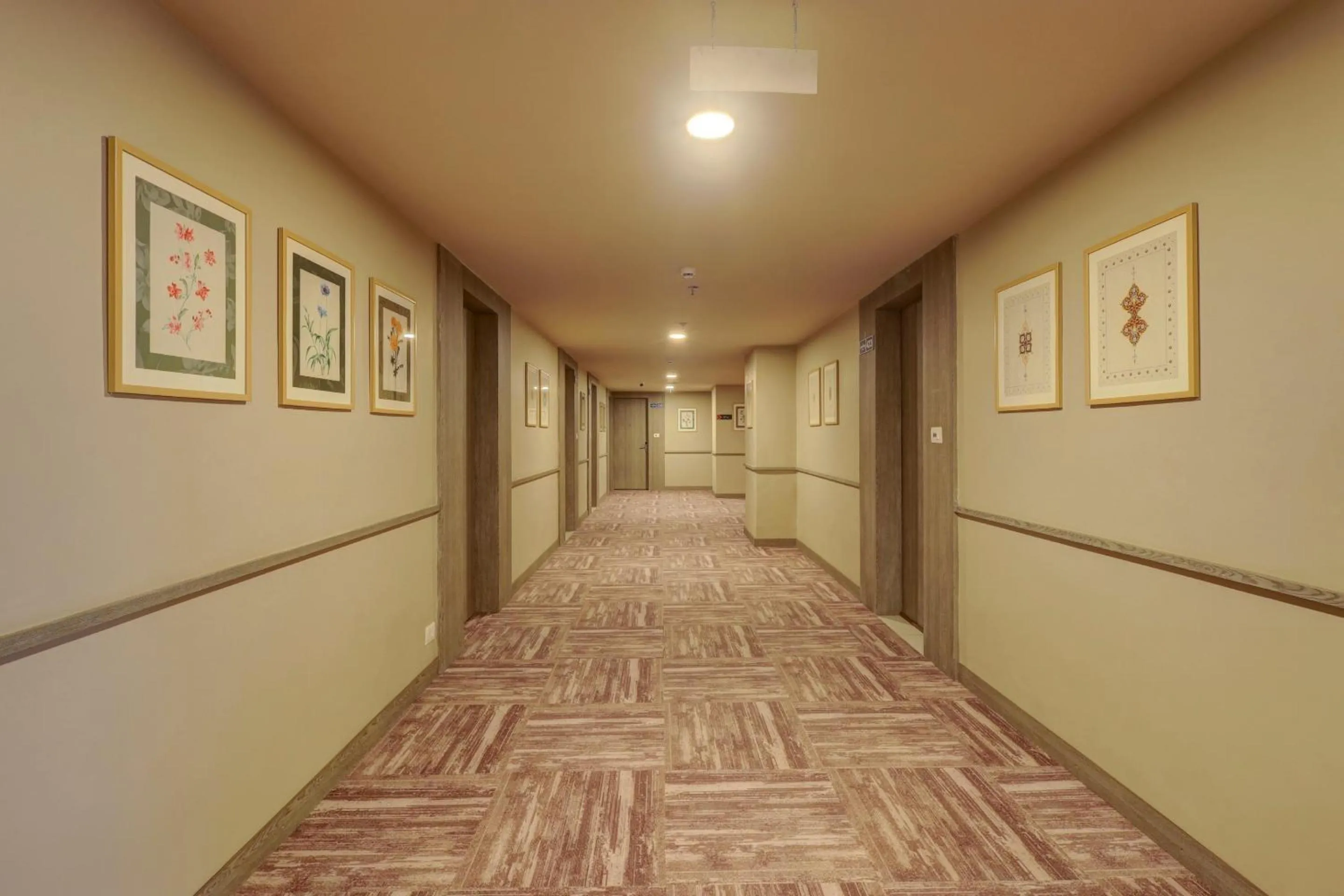 Sunday Hotel Vadodara