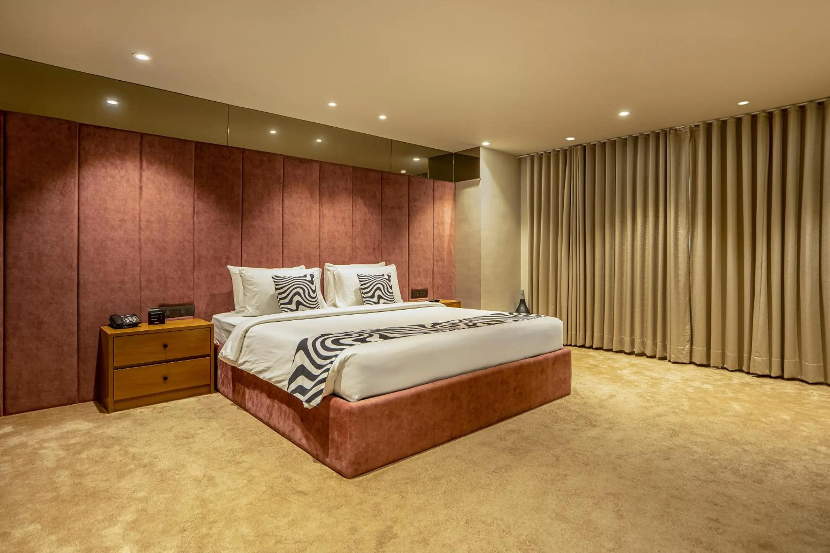 Photo of the whole room, Bed in Sunday Hotel Vadodara