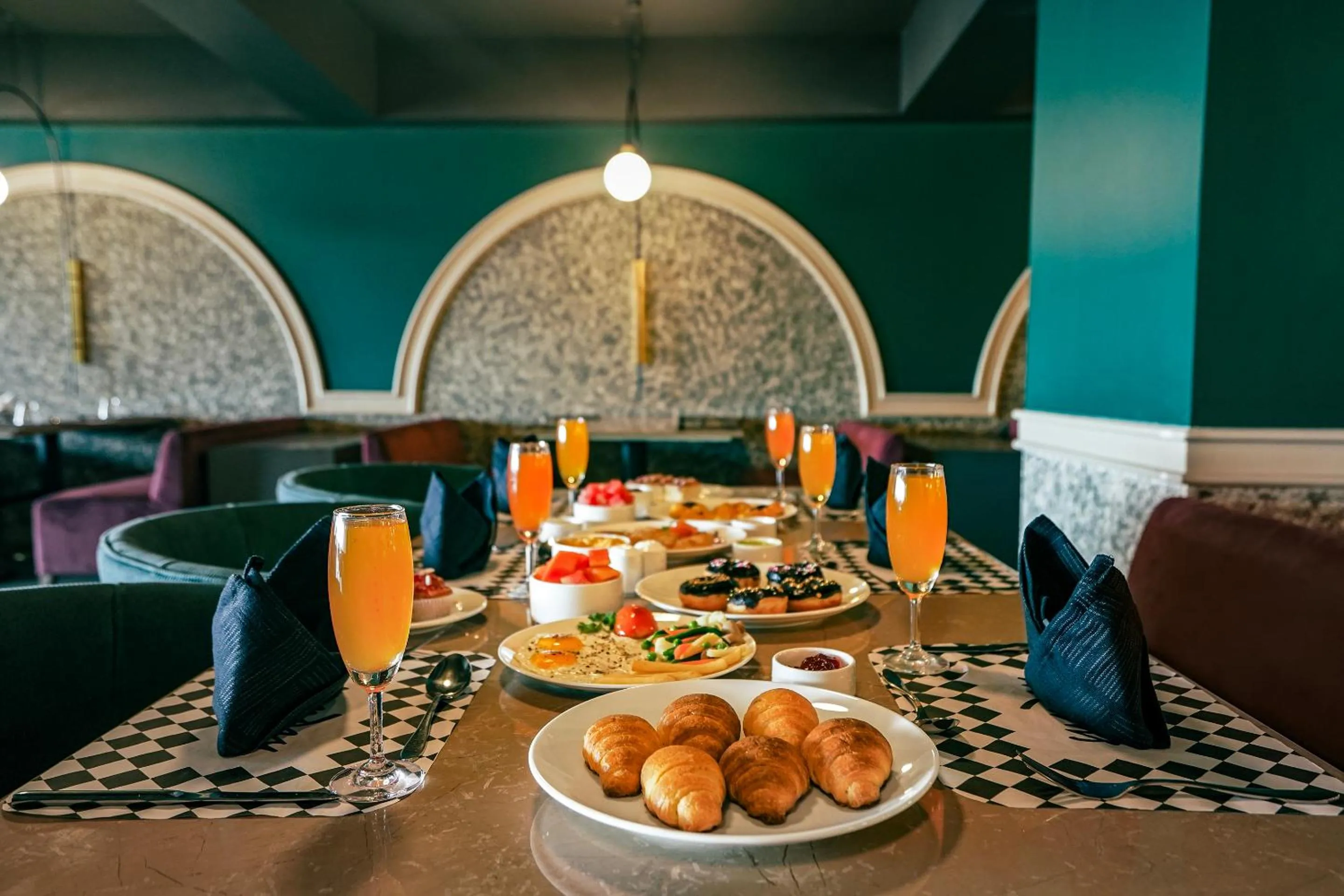 Continental breakfast in Sunday Hotel Vadodara