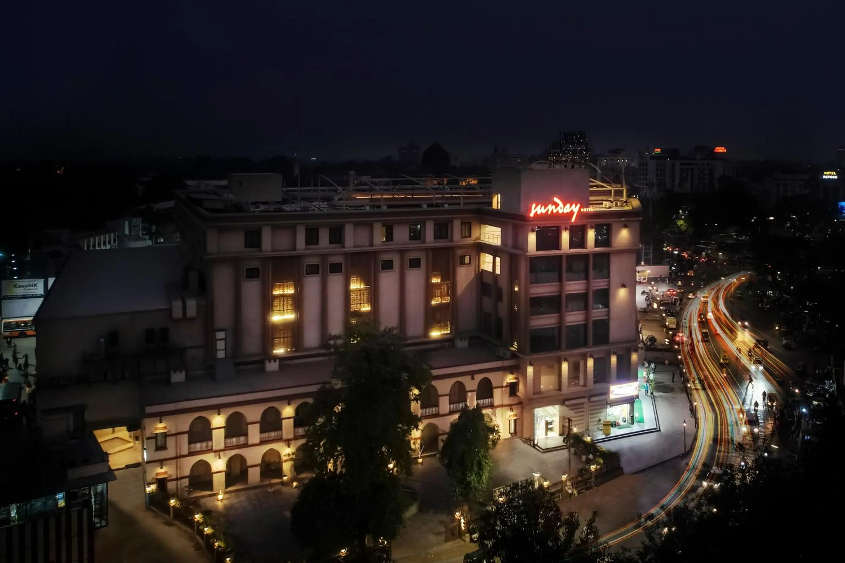 Sunday Hotel Vadodara