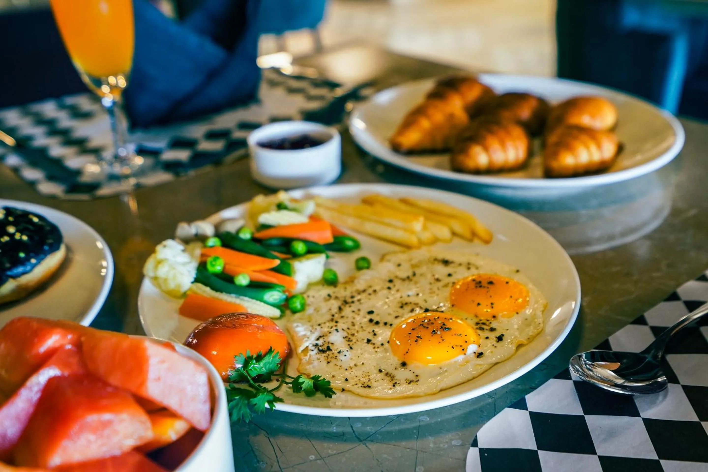 Continental breakfast in Sunday Hotel Vadodara