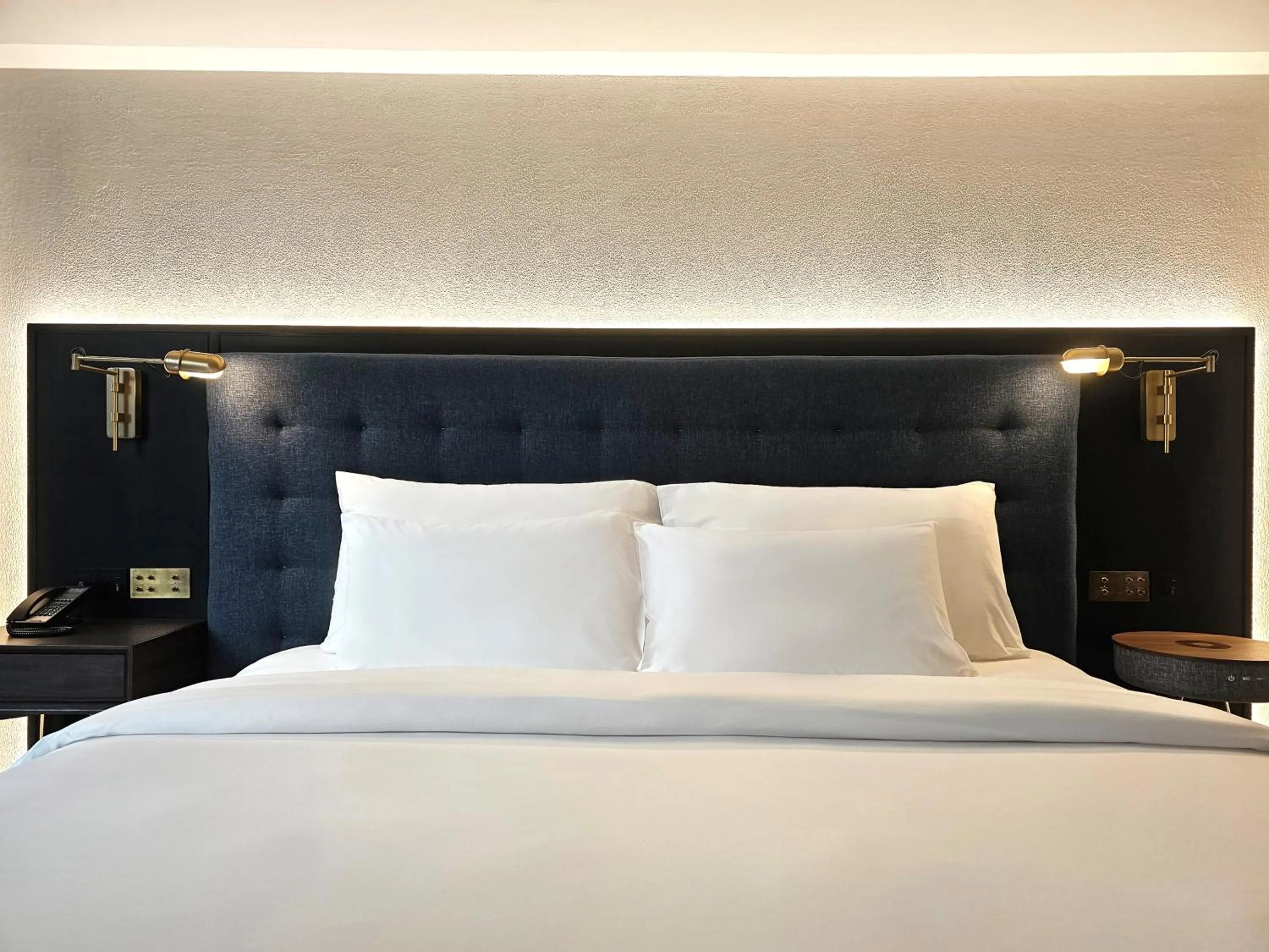 Bed in Public House Bangkok, a Member of Design Hotels