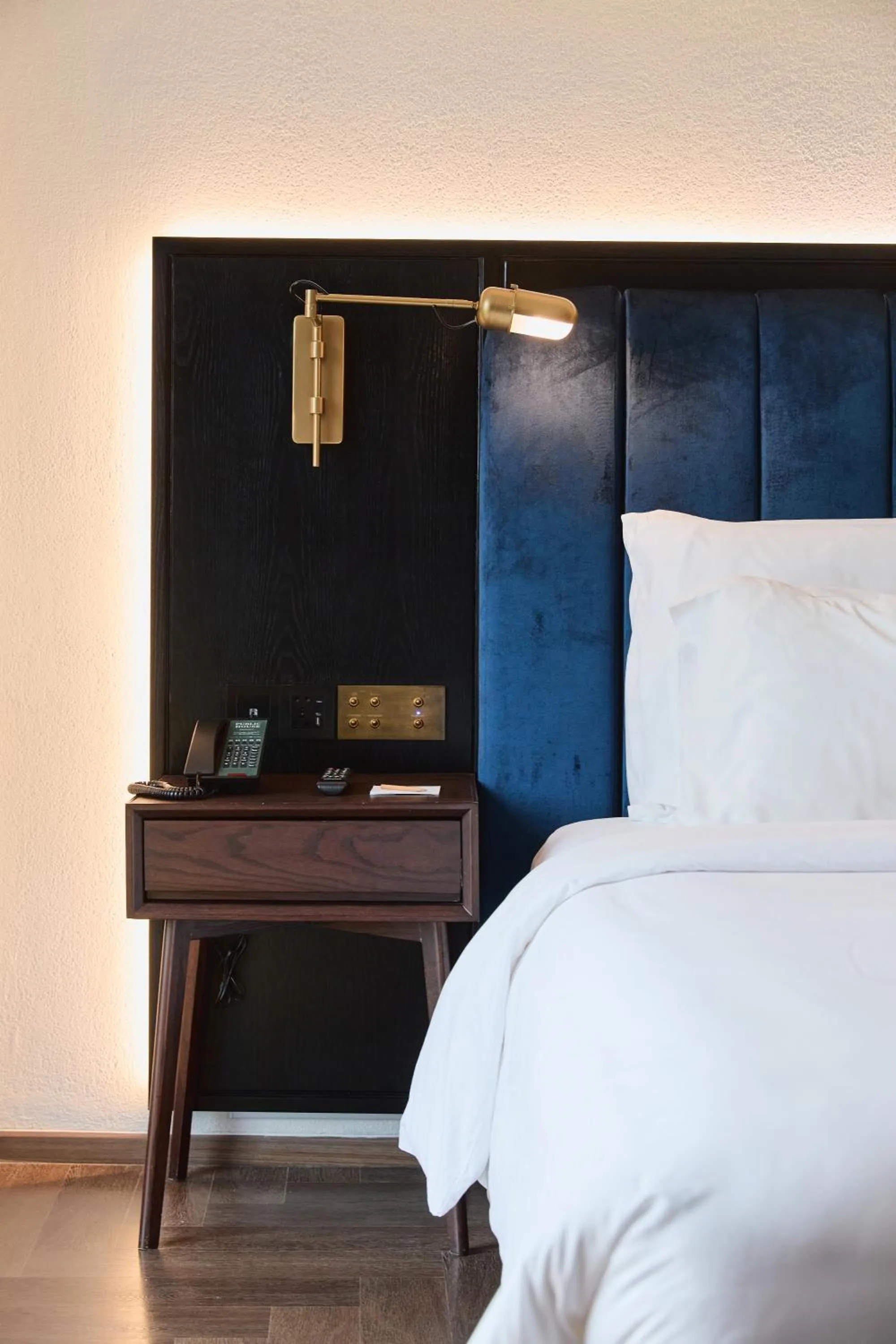 Bed in Public House Bangkok, a Member of Design Hotels