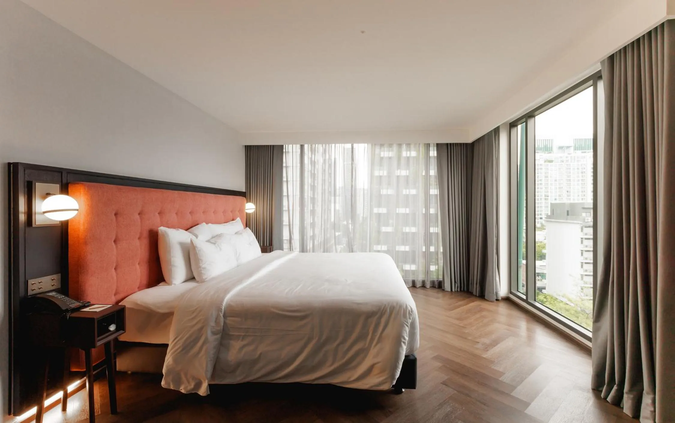 Bed in Public House Bangkok, a Member of Design Hotels