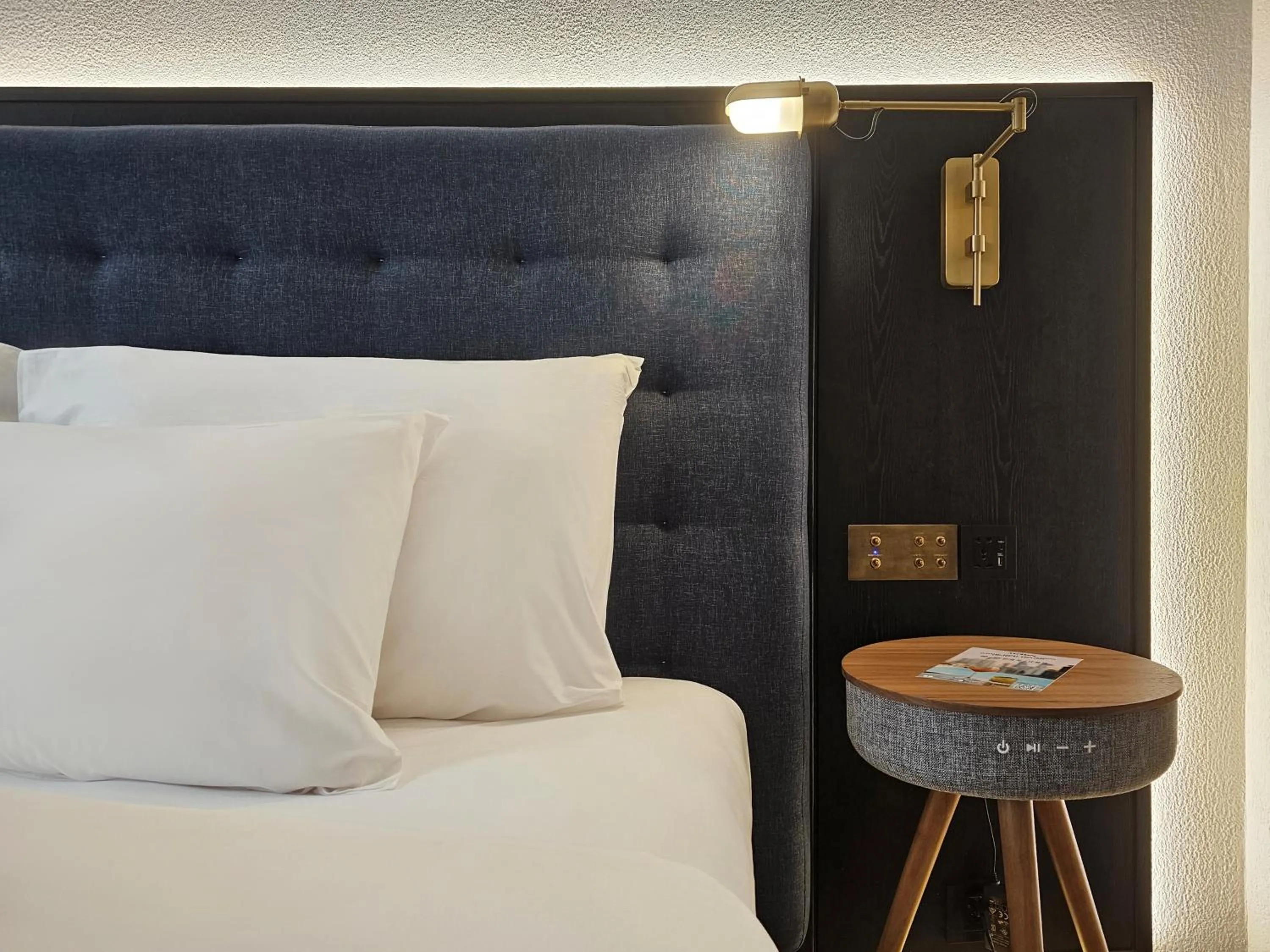 Bed in Public House Bangkok, a Member of Design Hotels