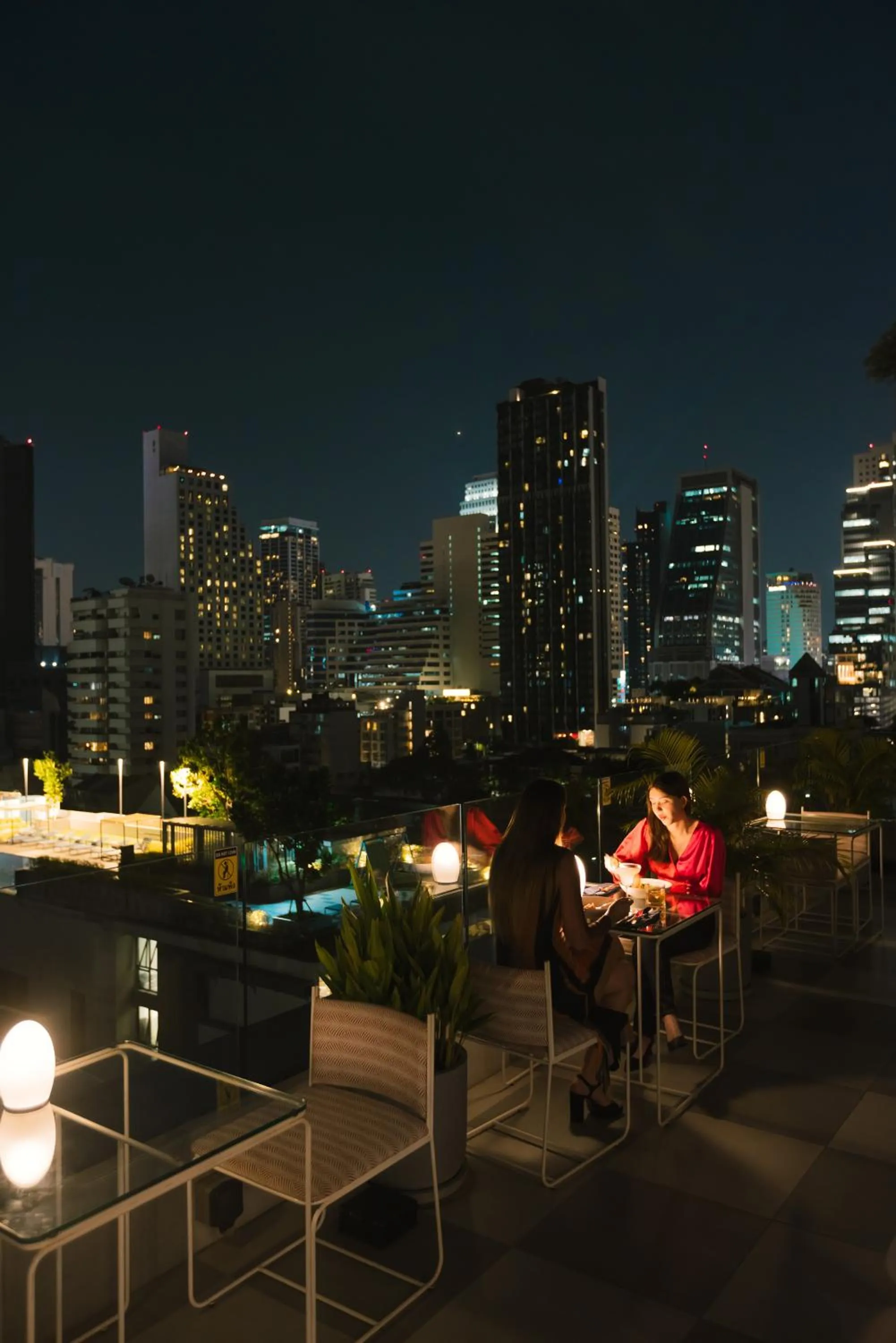 Night in Public House Bangkok, a Member of Design Hotels